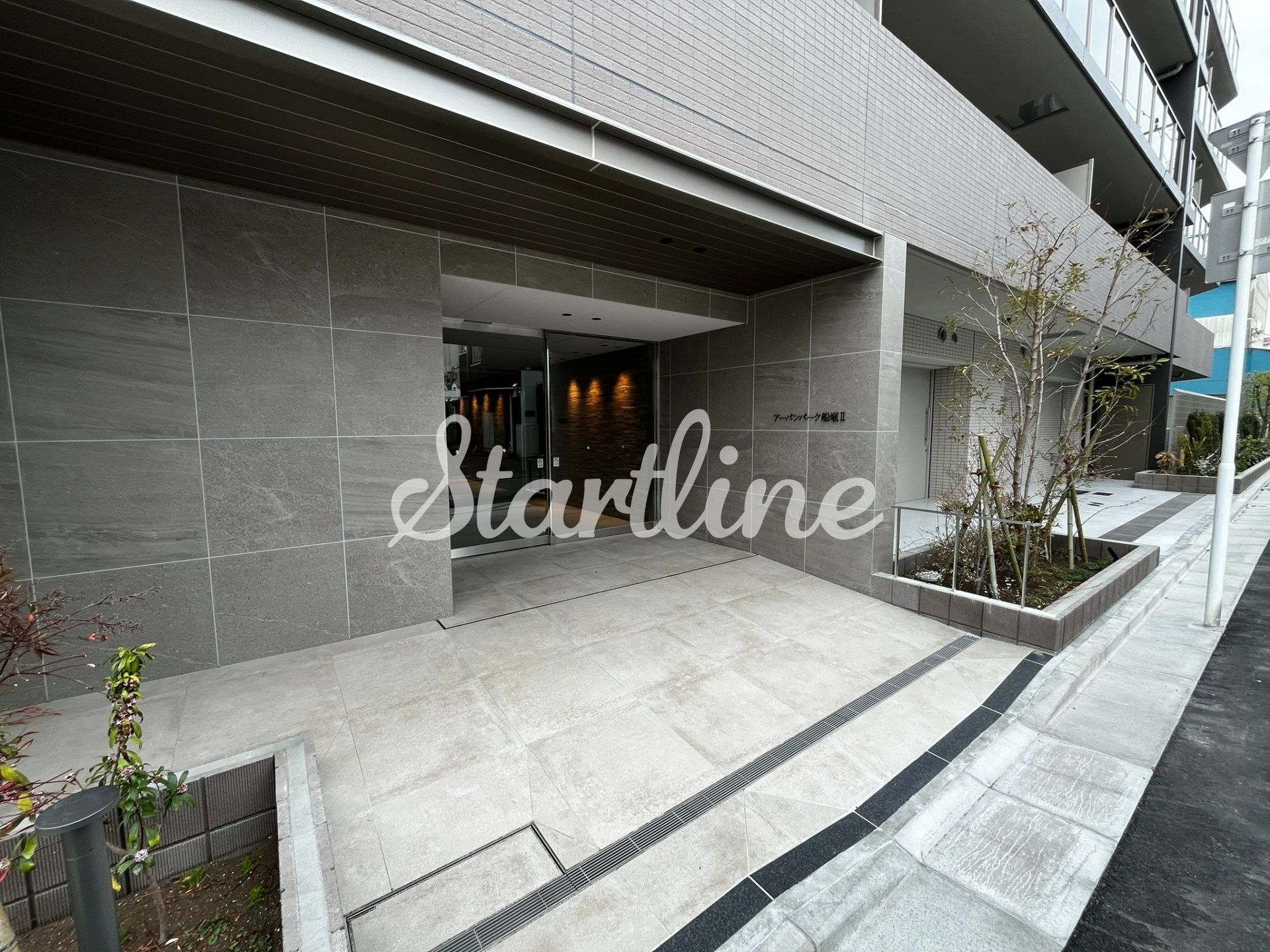 建物エントランス