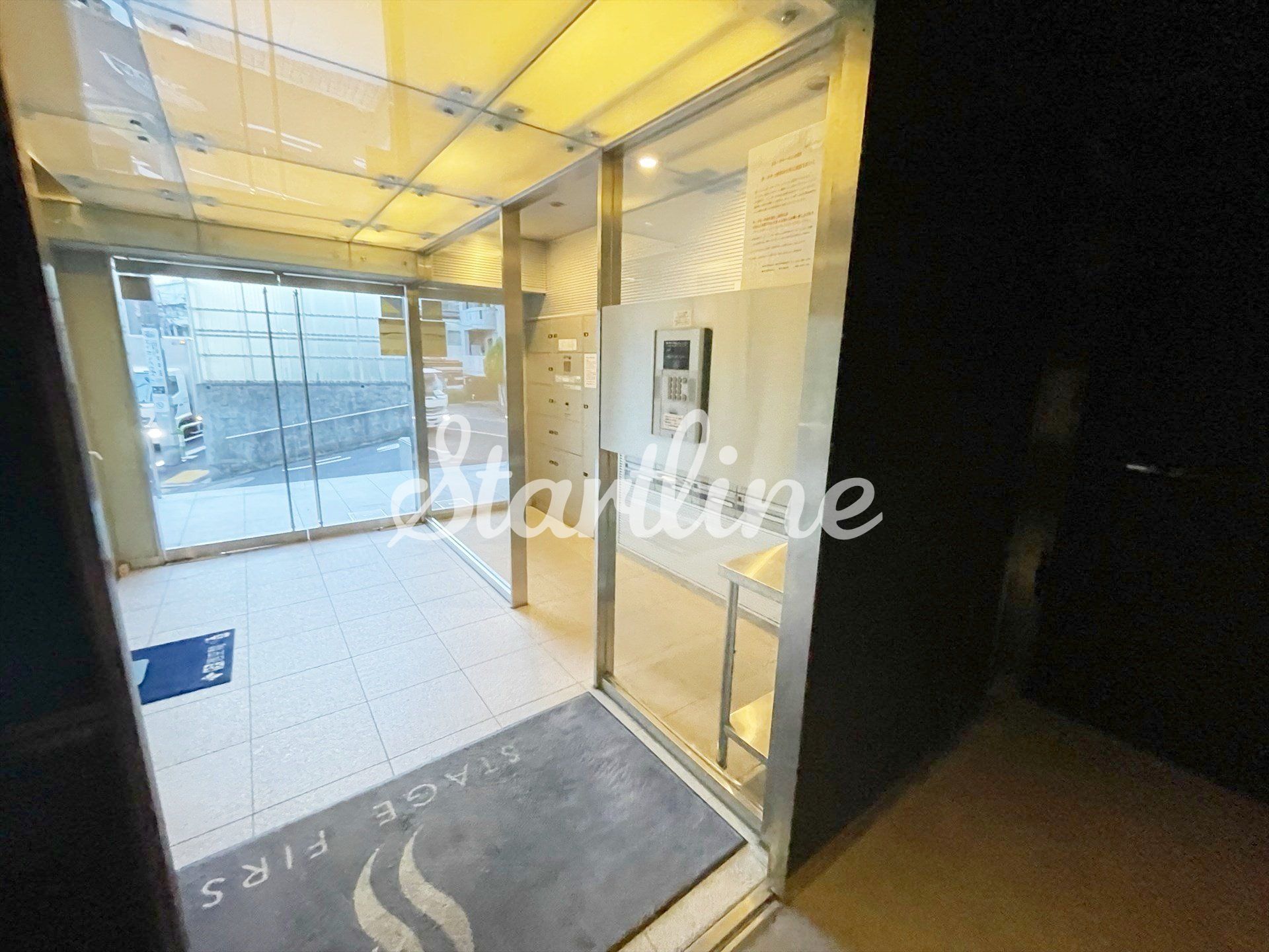 建物エントランス