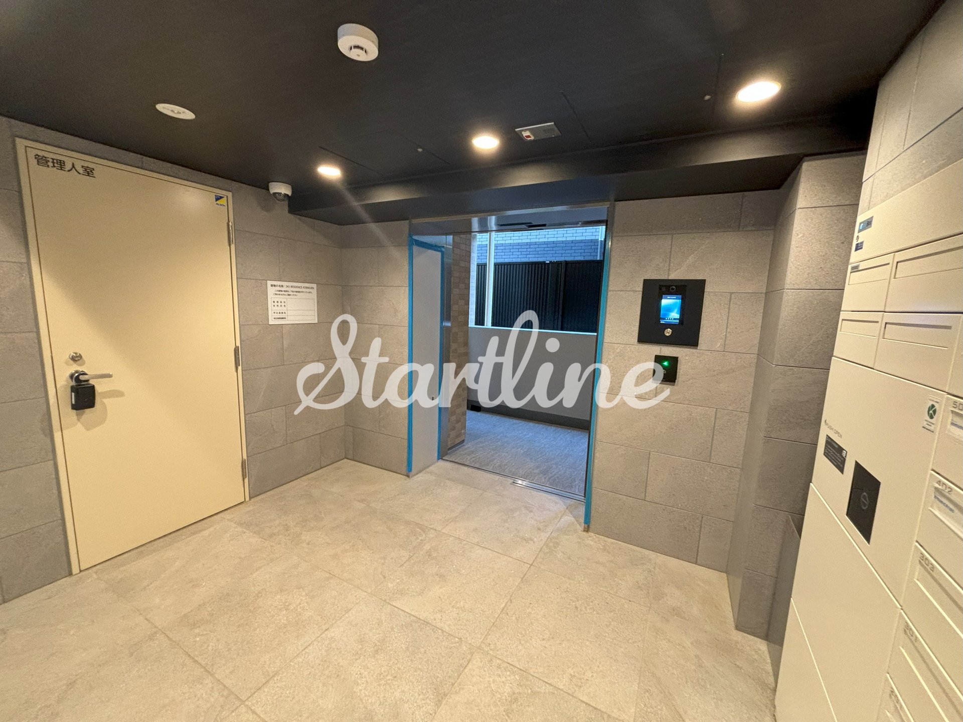 建物エントランス