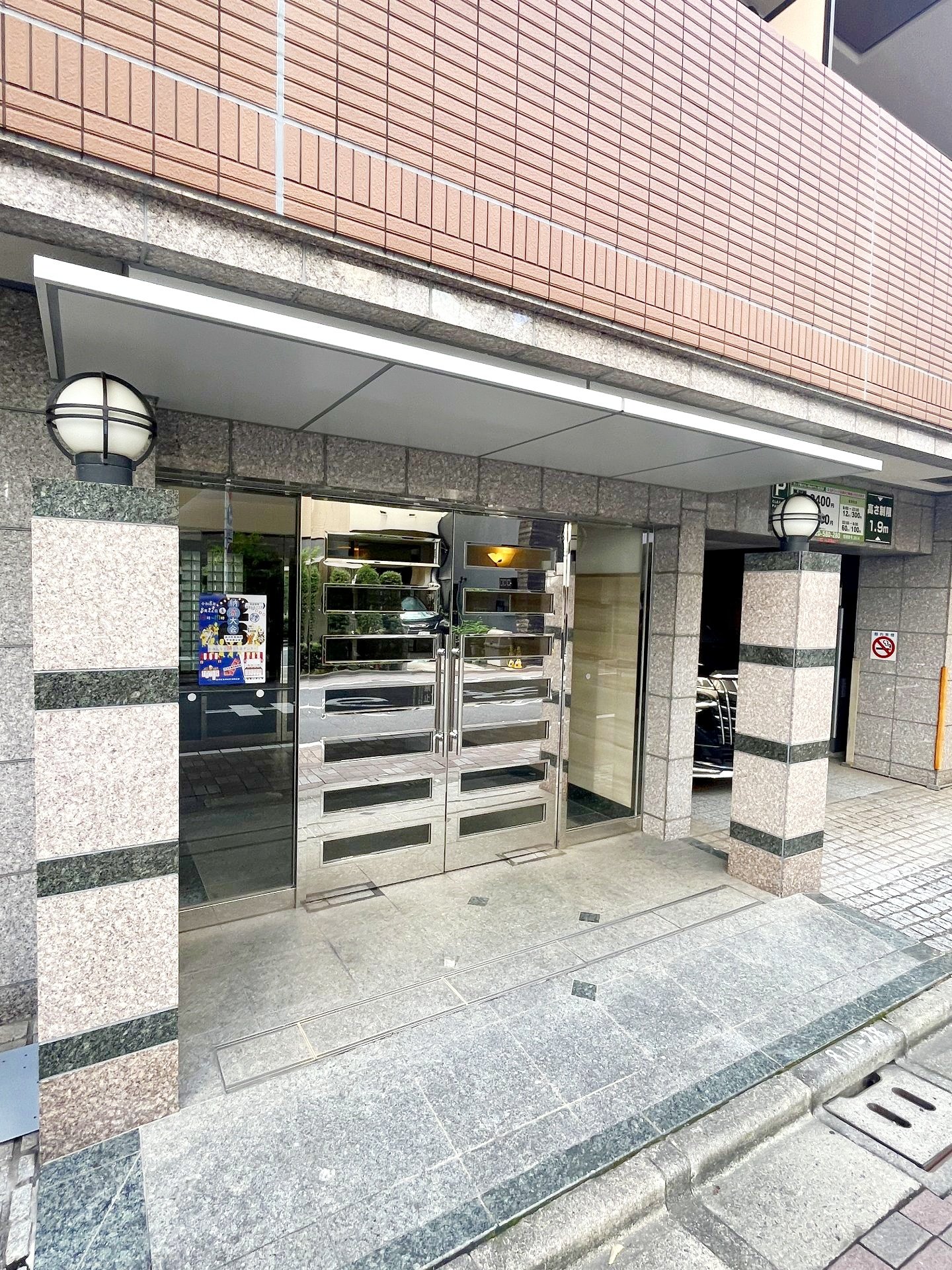 建物エントランス