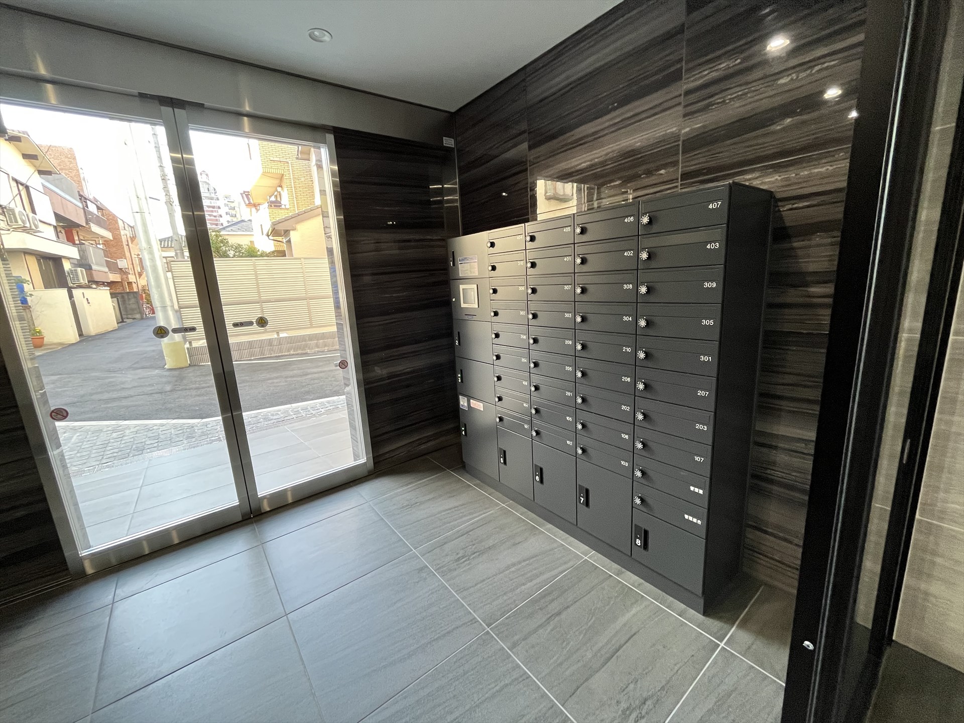 建物エントランス