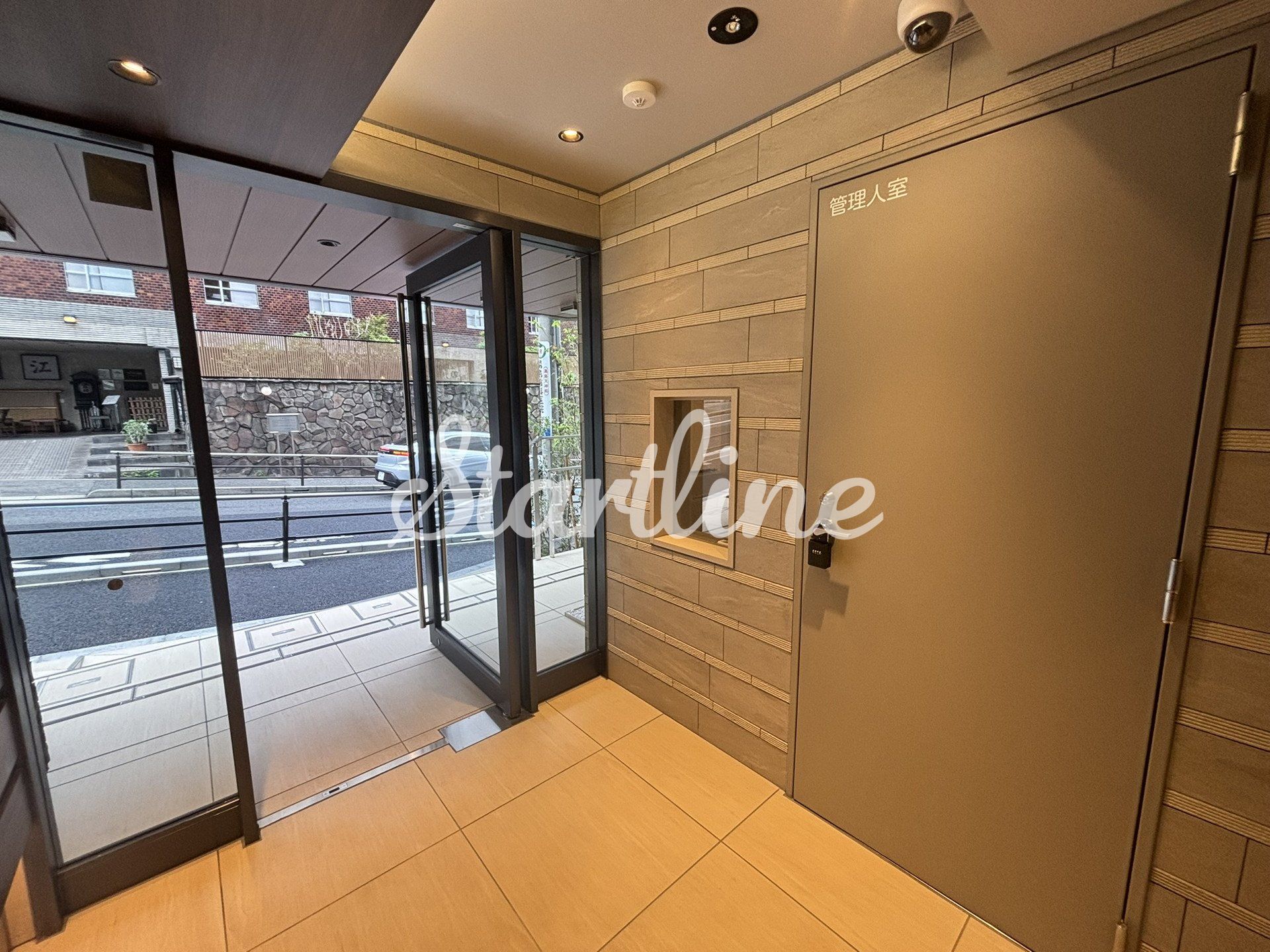 建物エントランス