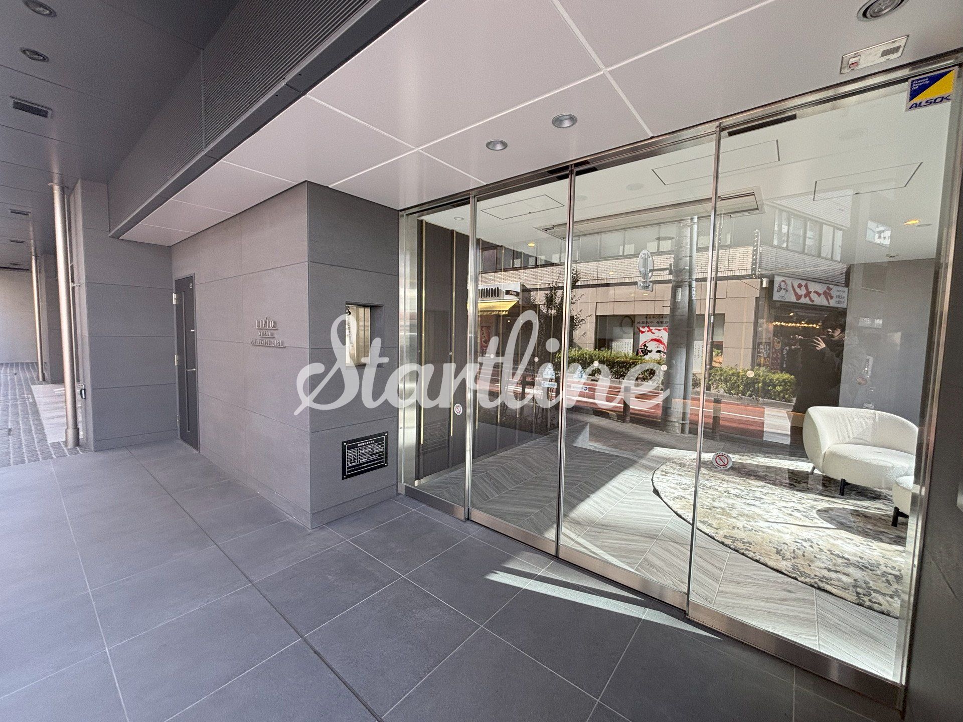 建物エントランス