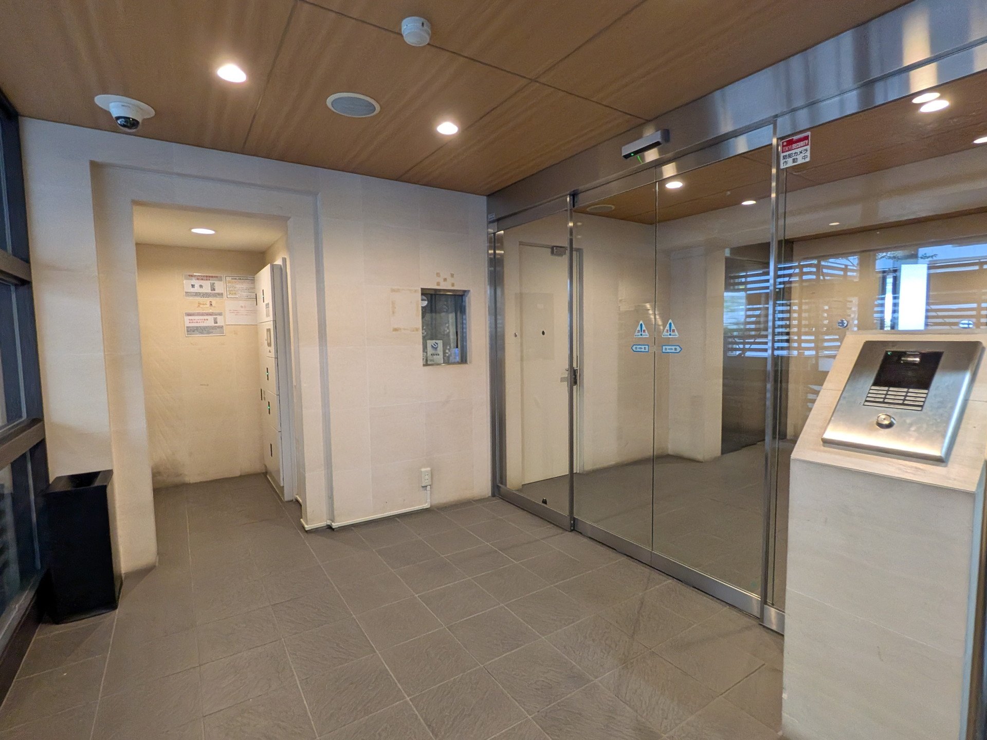 建物エントランス