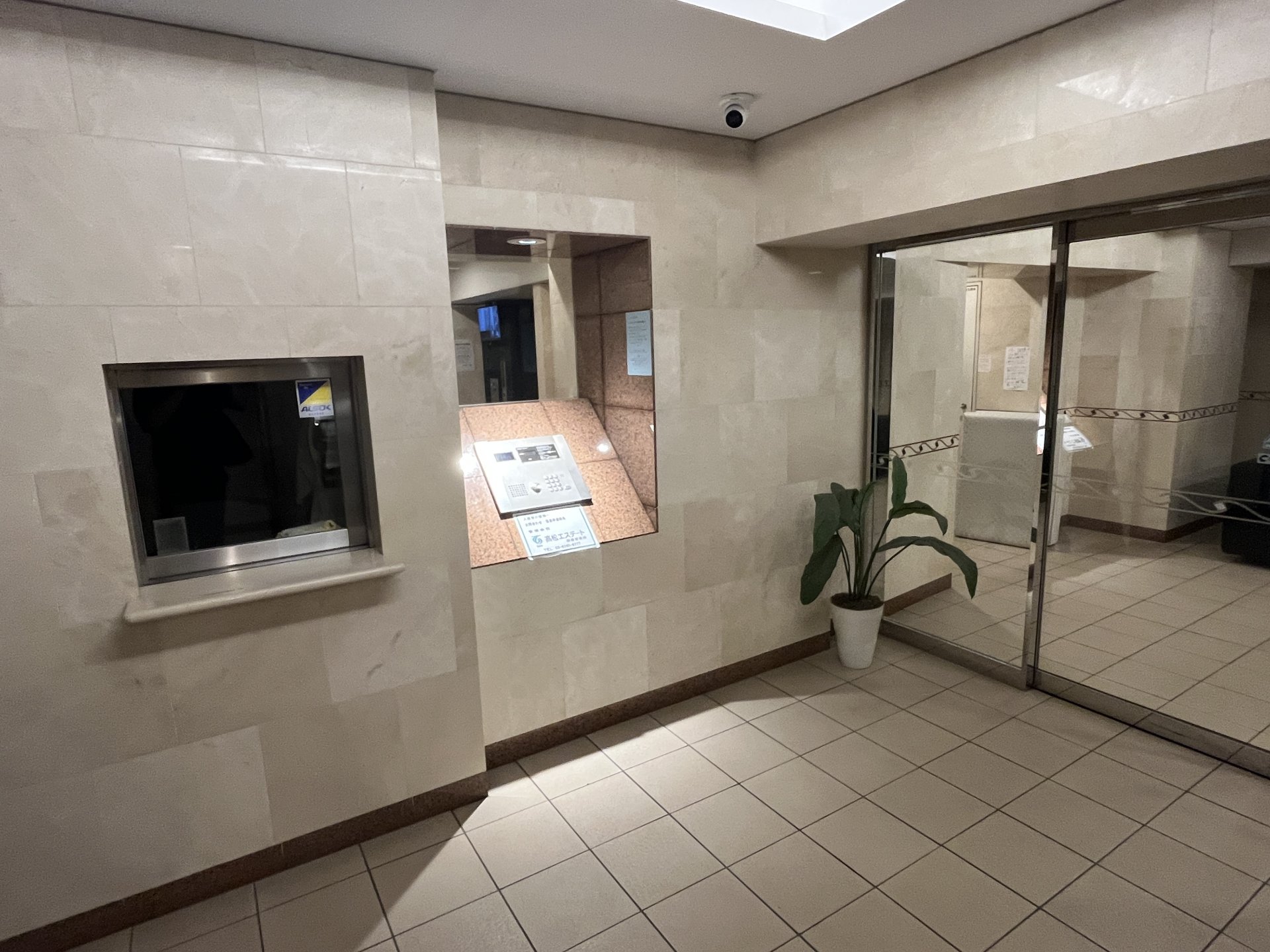 建物エントランス