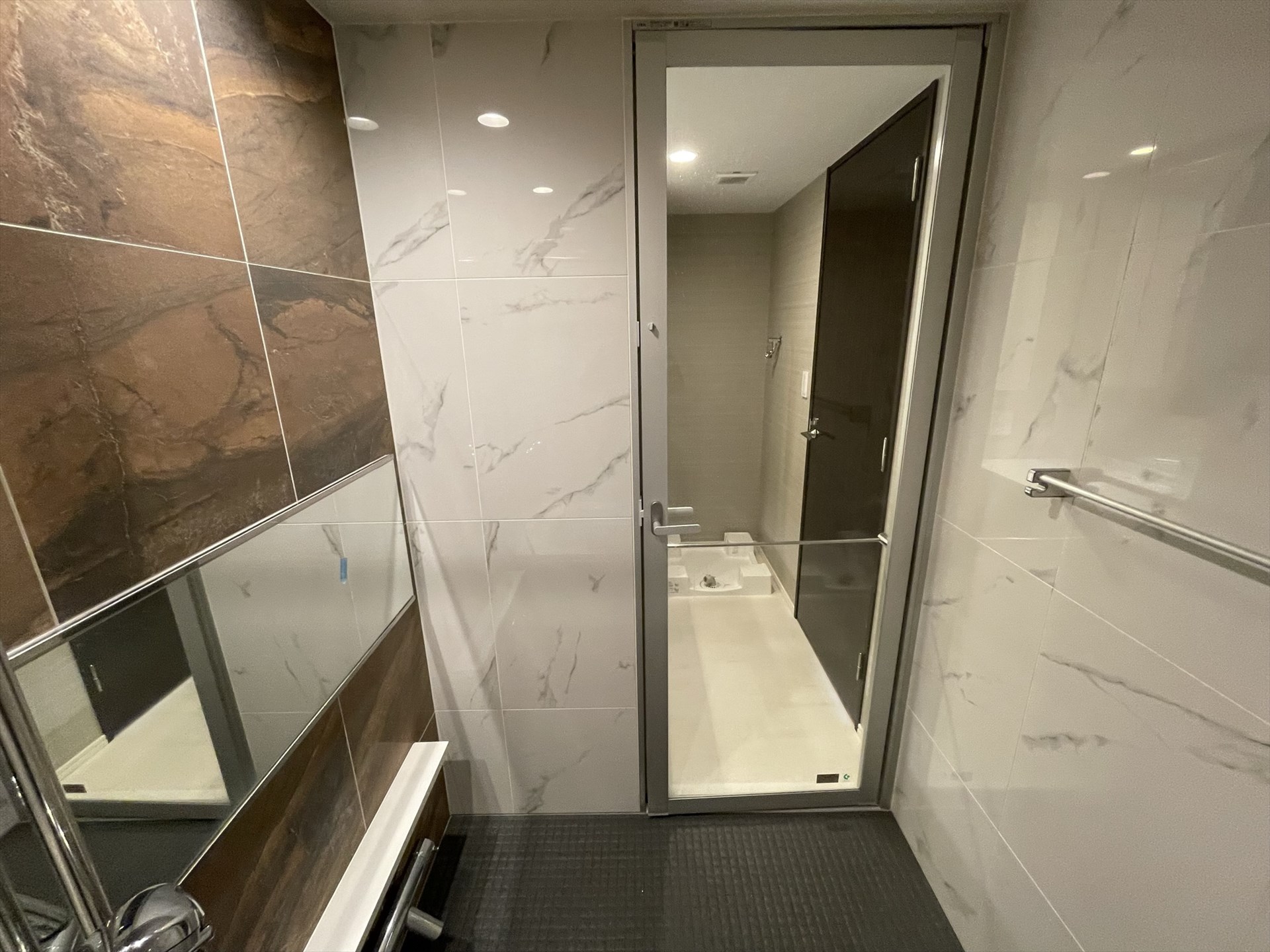 シャワールーム