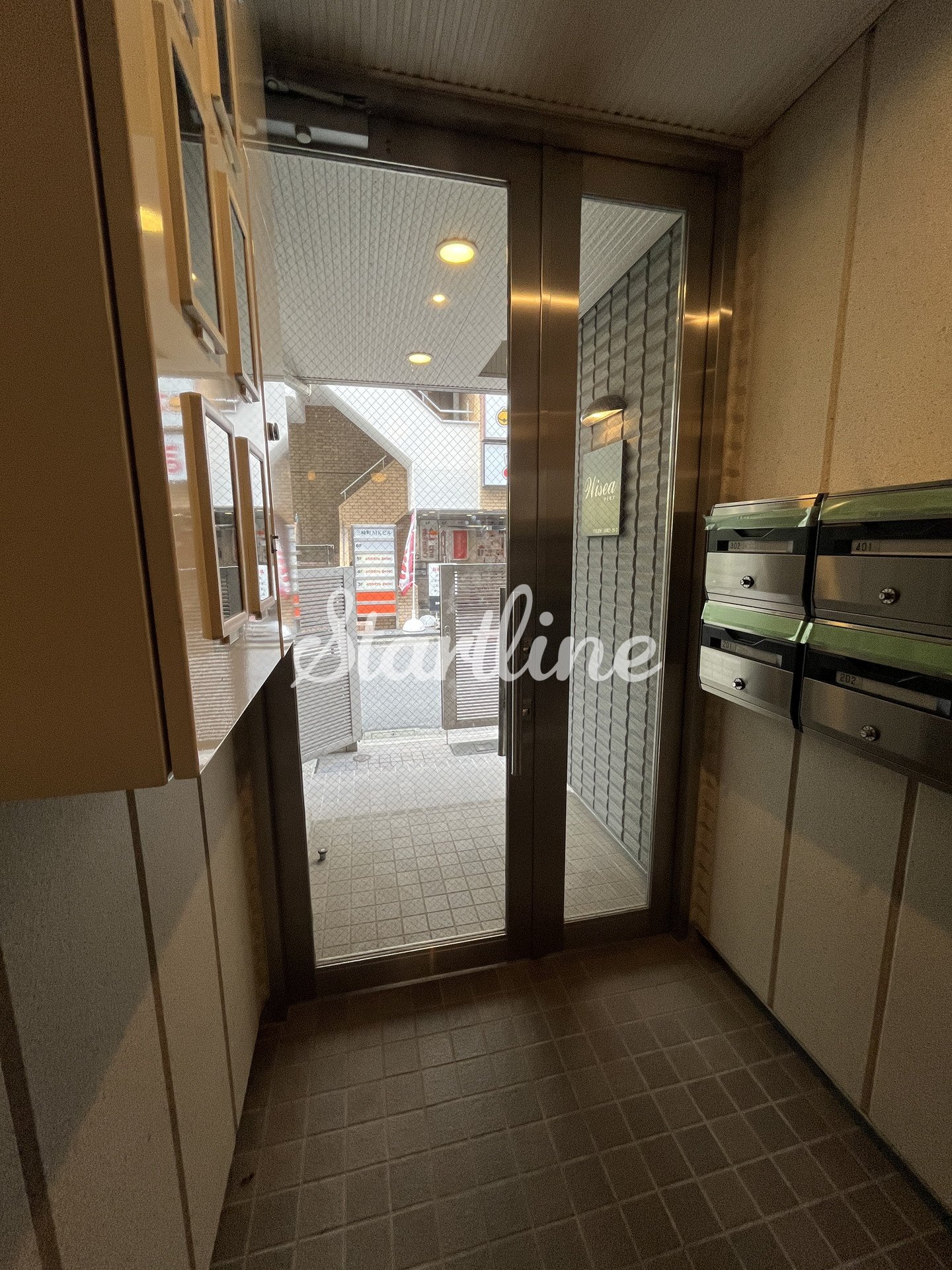 建物エントランス