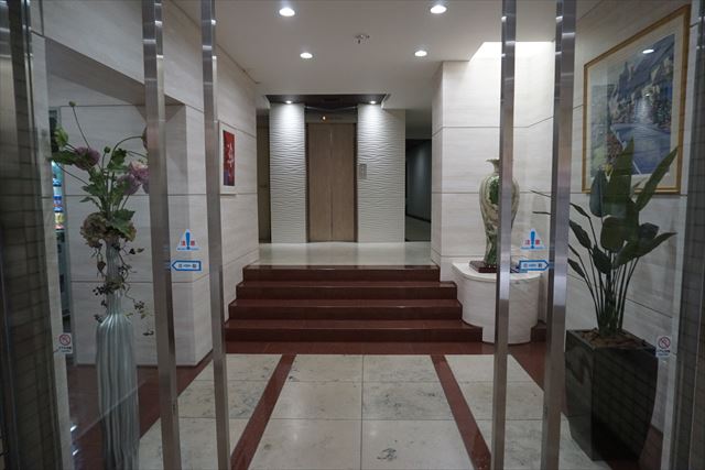 建物エントランス