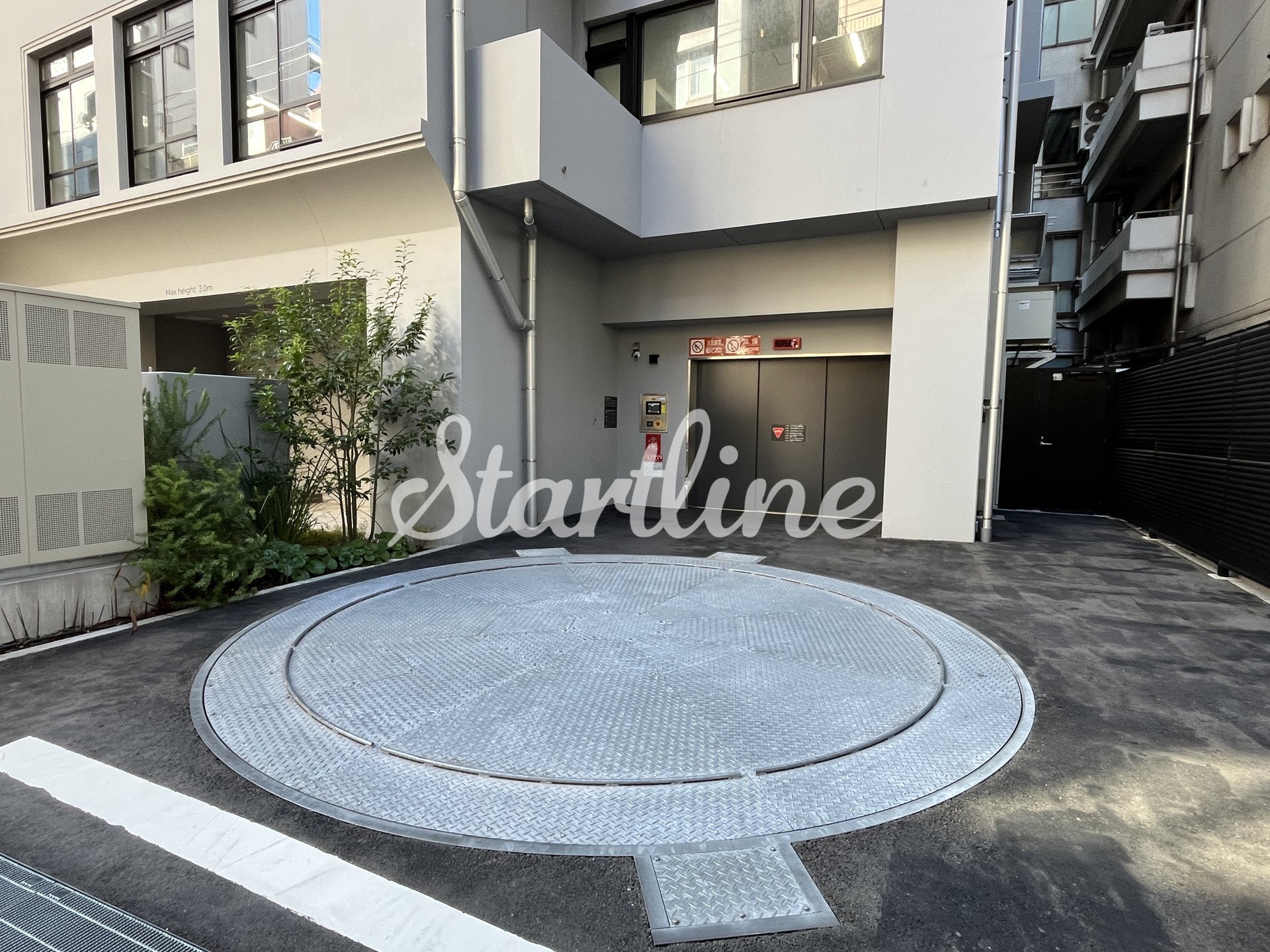 建物エントランス