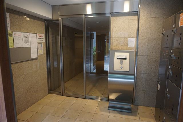 建物エントランス