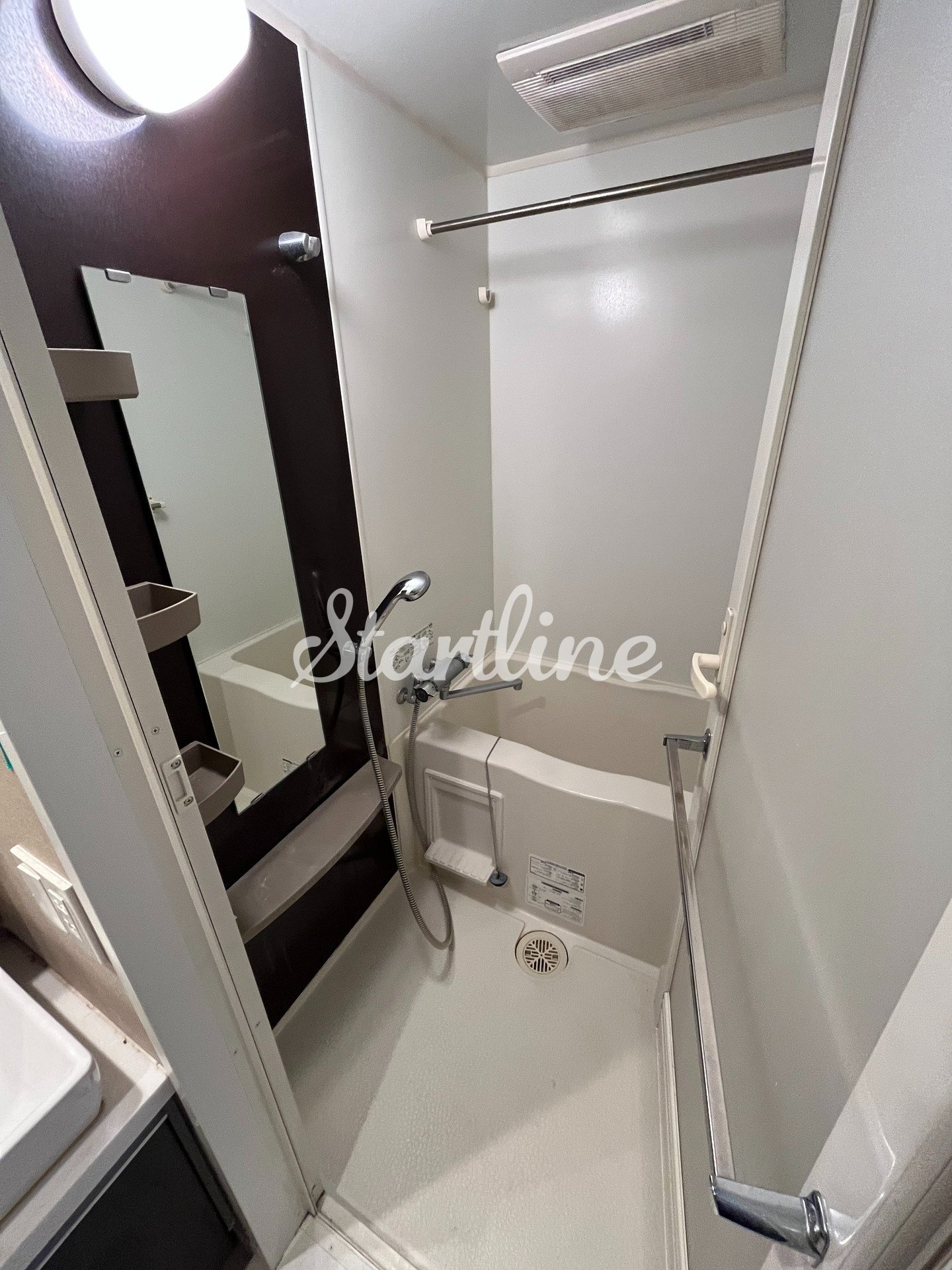 シャワールーム