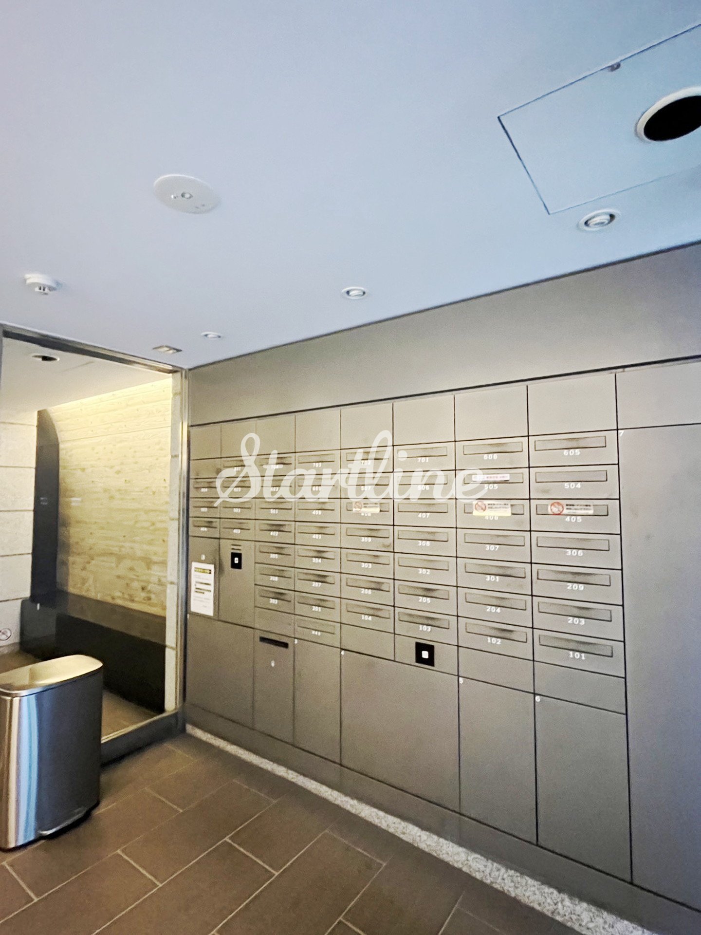 建物エントランス