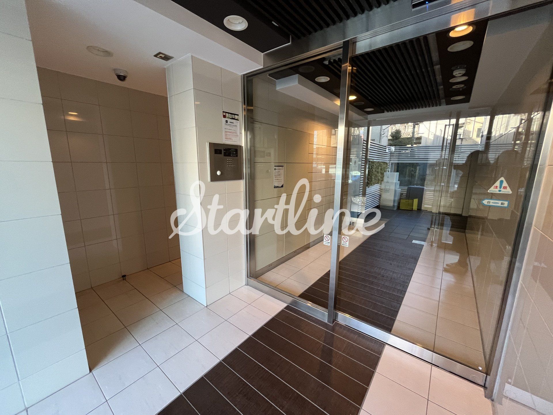 建物エントランス