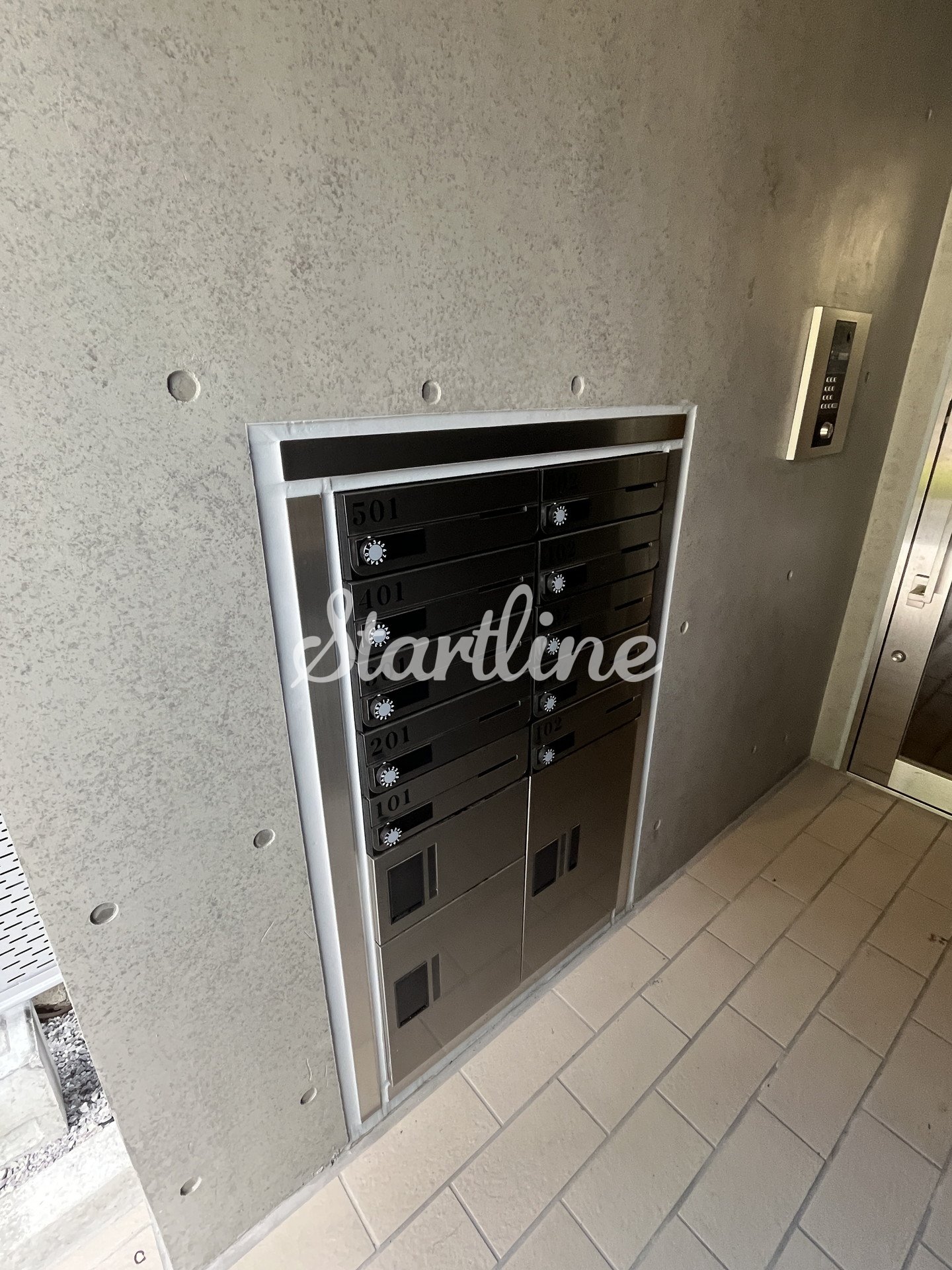 建物エントランス