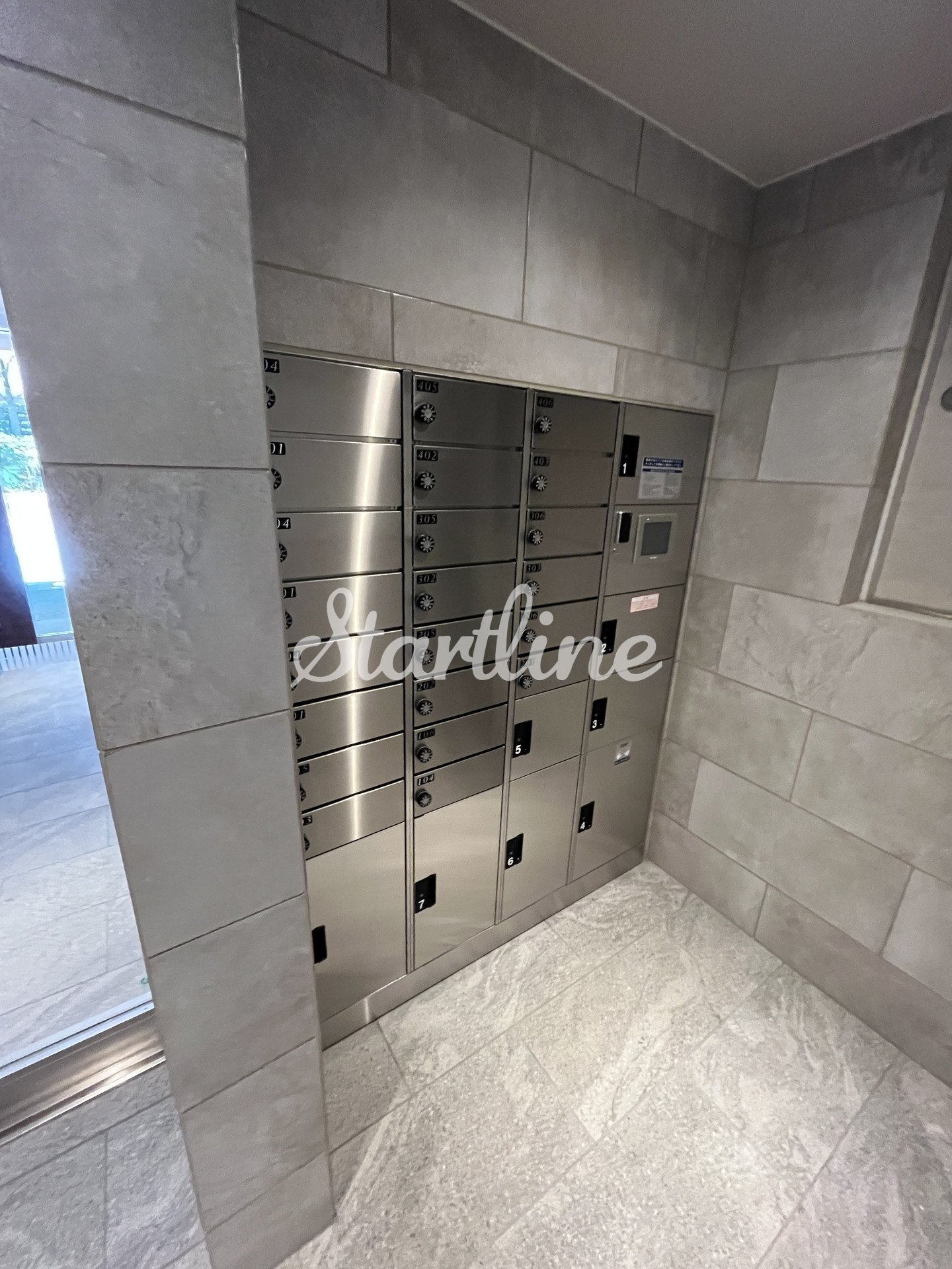 建物エントランス