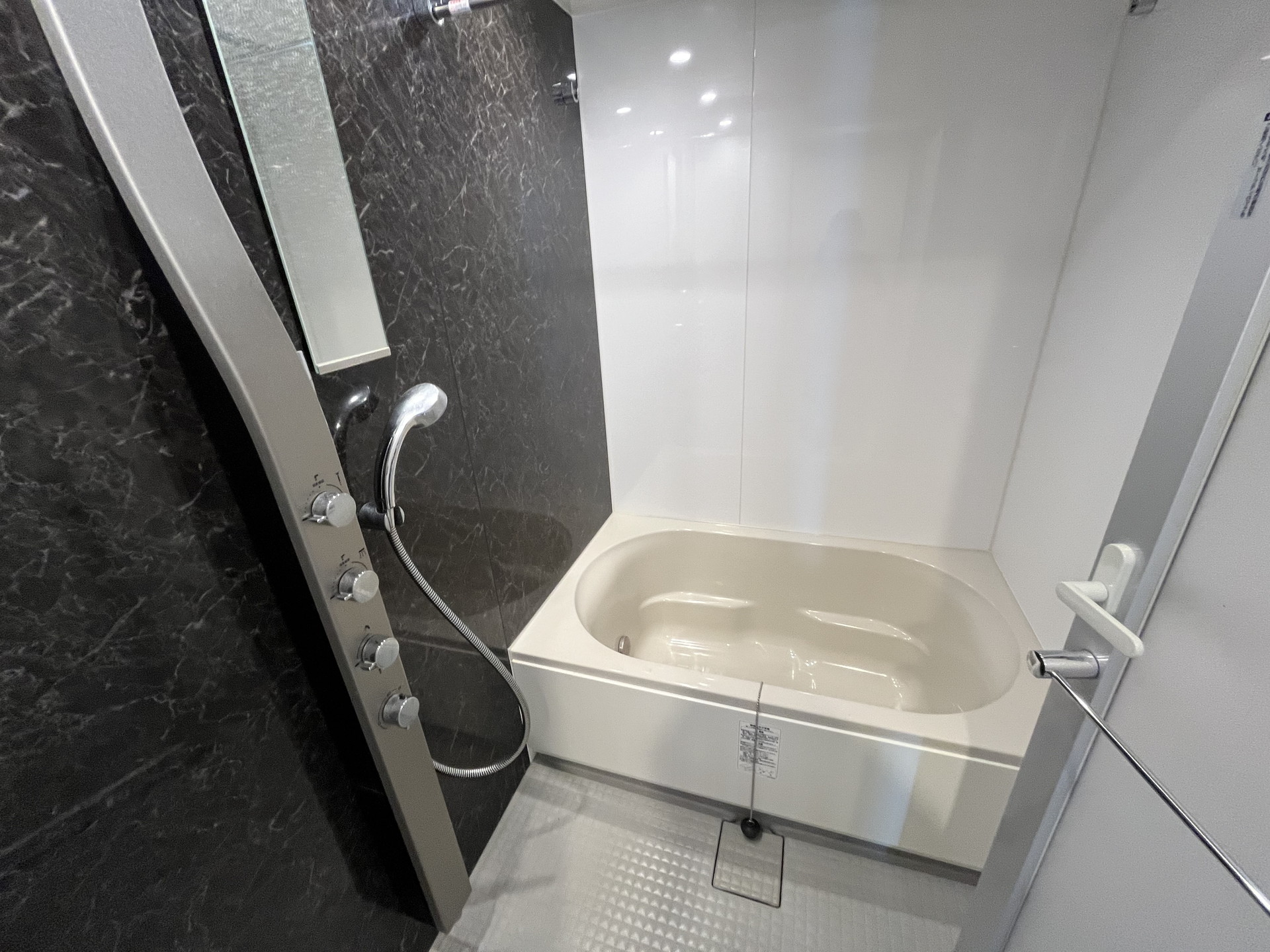 シャワールーム