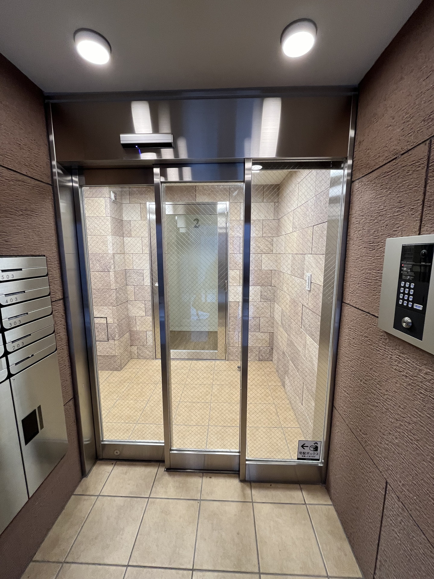 建物エントランス