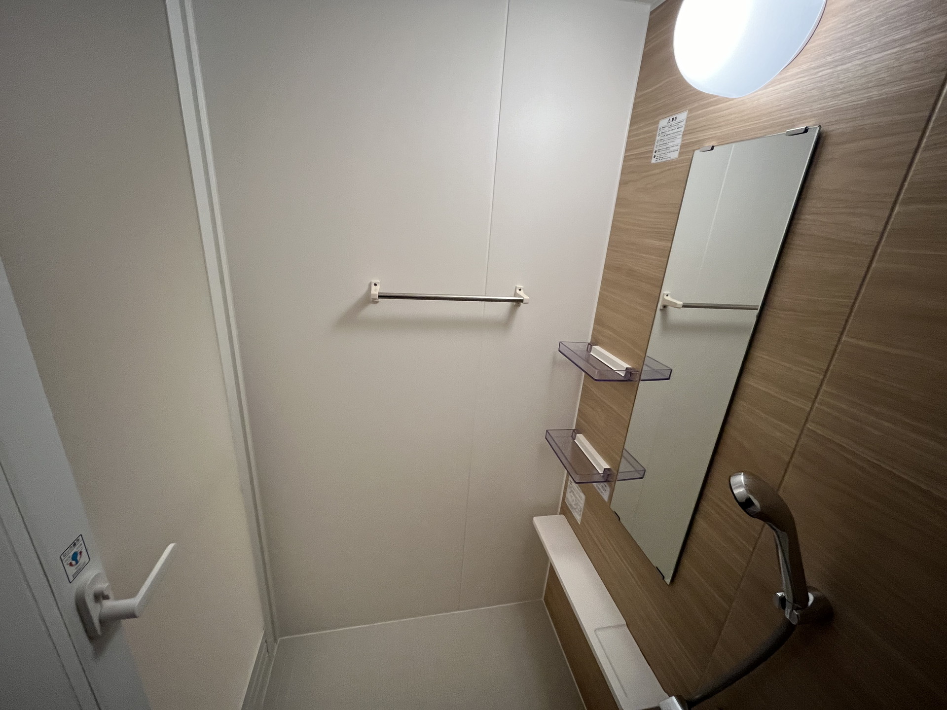 シャワールーム