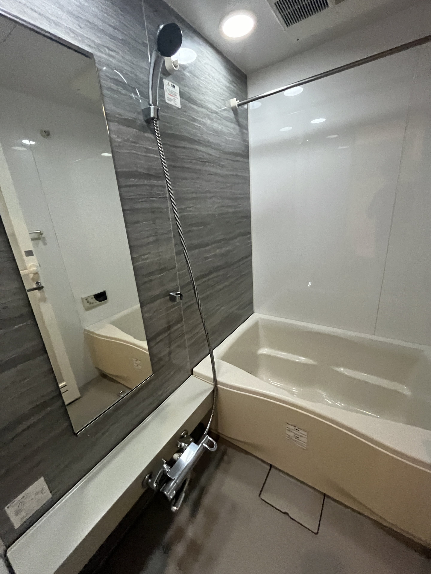 シャワールーム