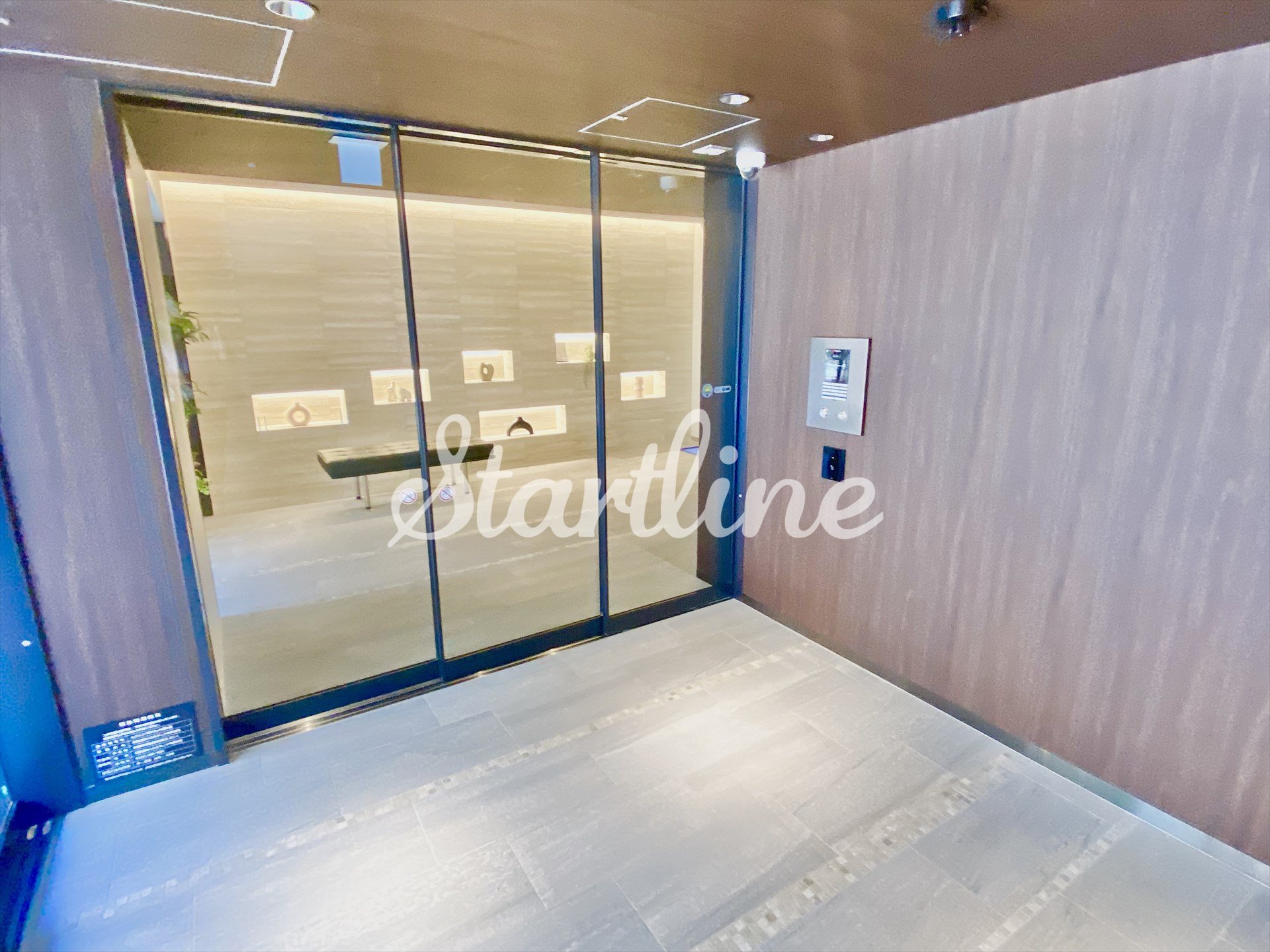 建物エントランス