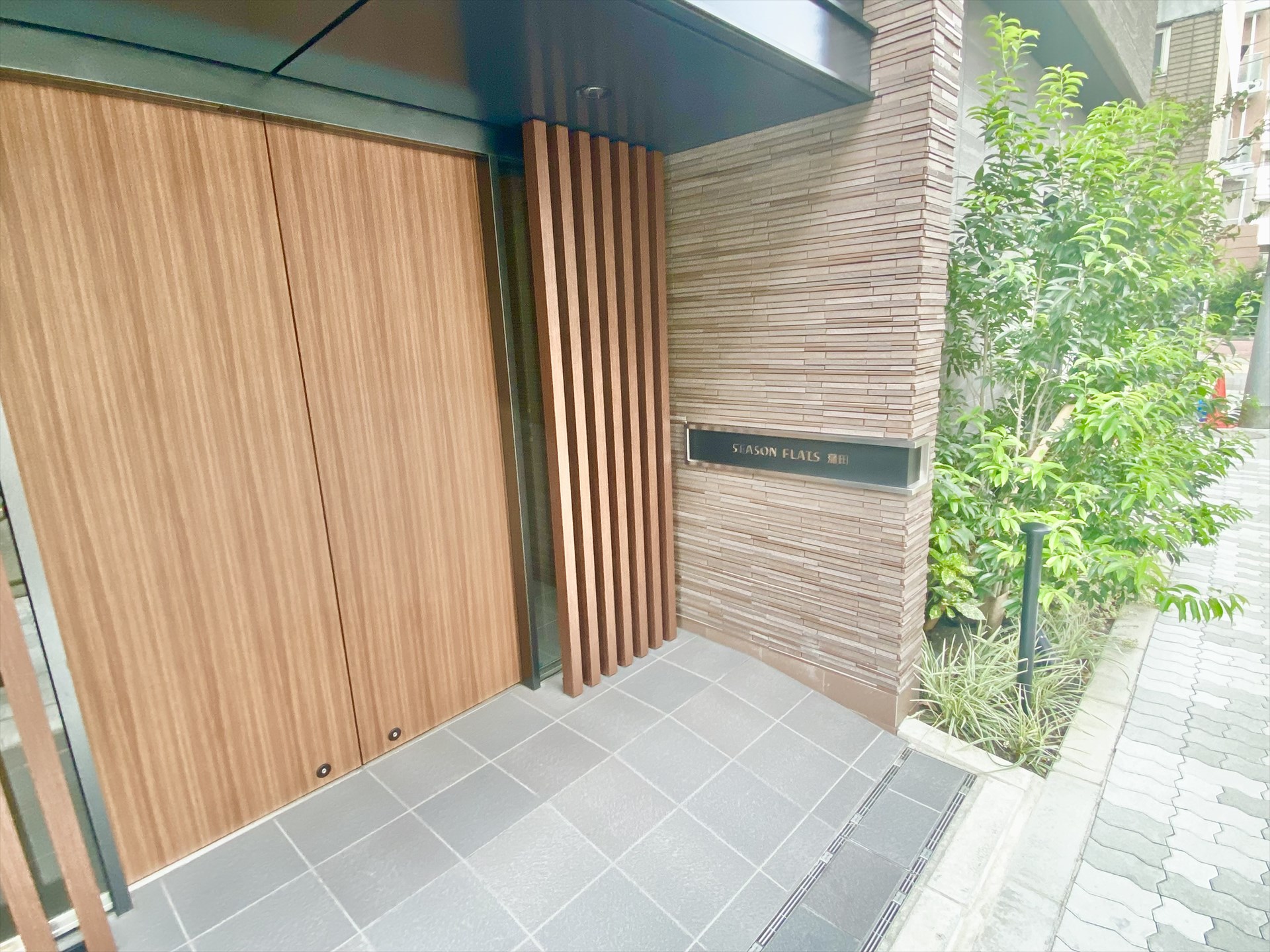 建物エントランス