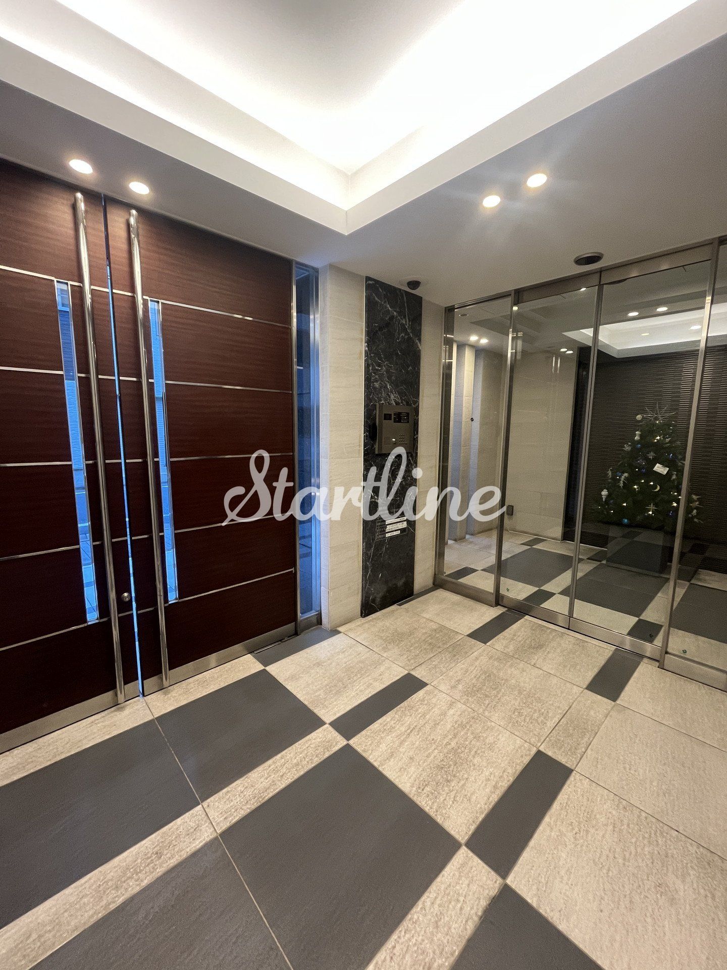 建物エントランス