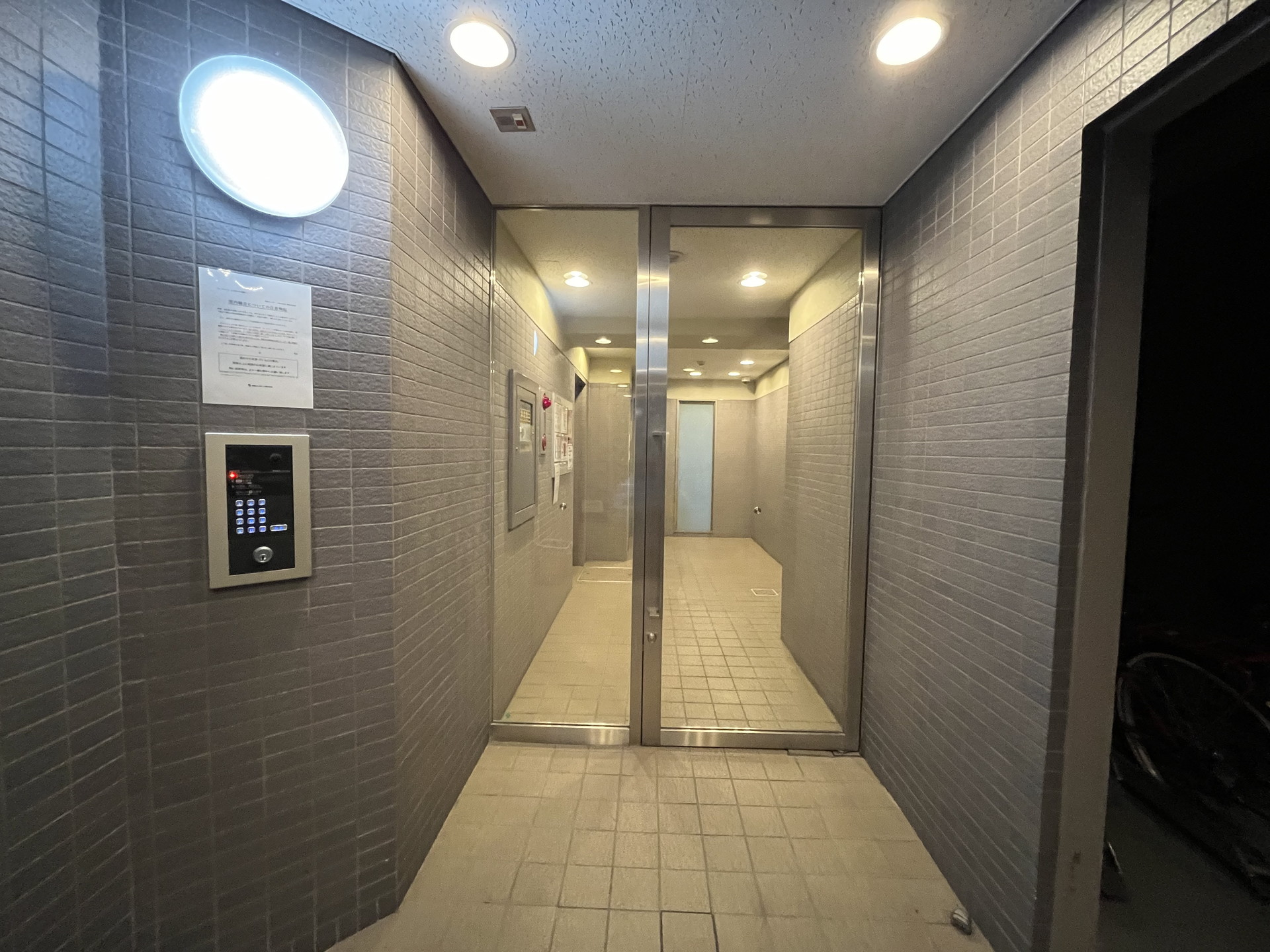 建物エントランス