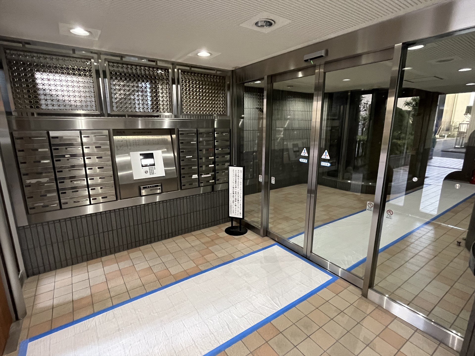 建物エントランス