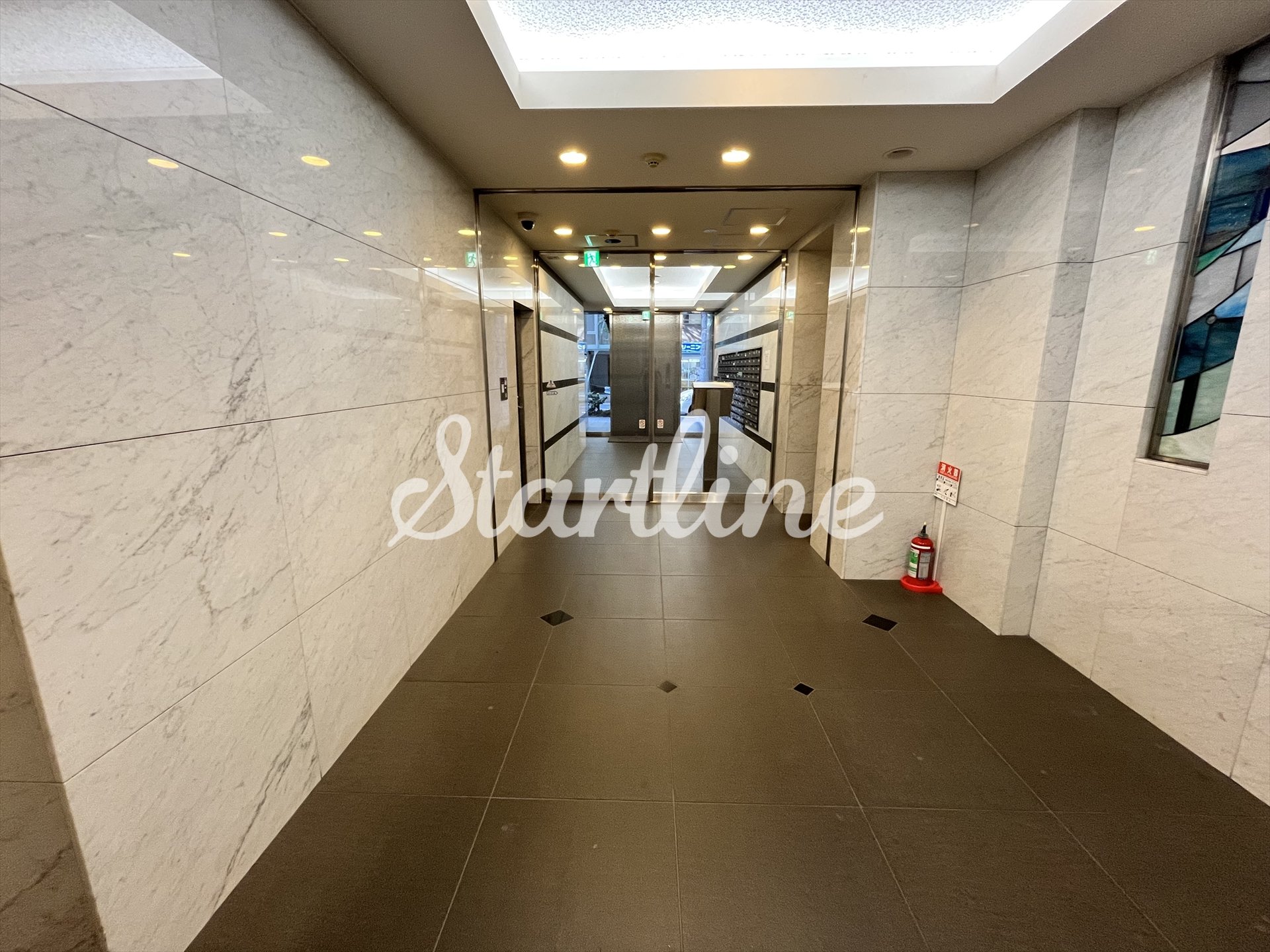 建物エントランス