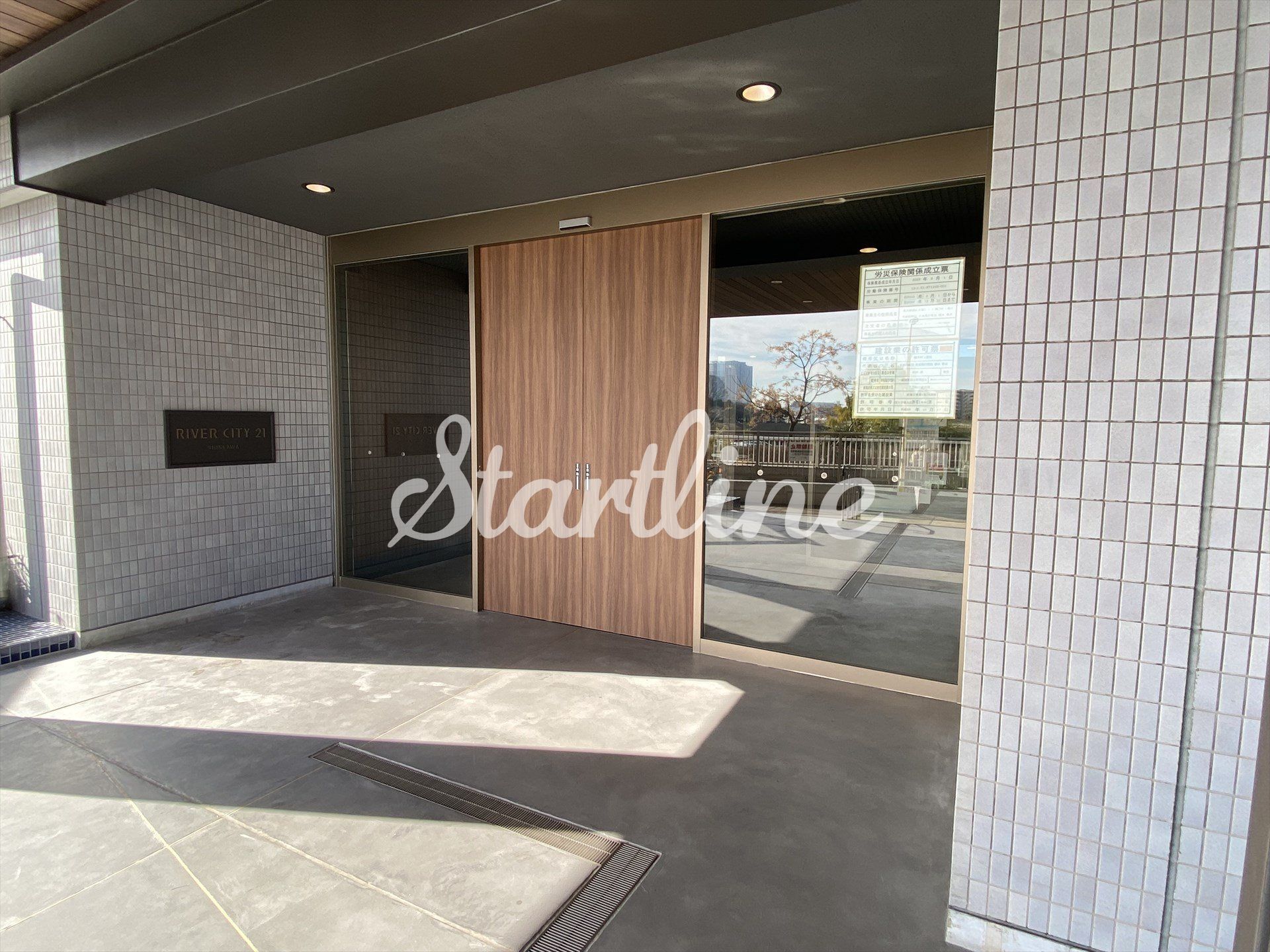 建物エントランス