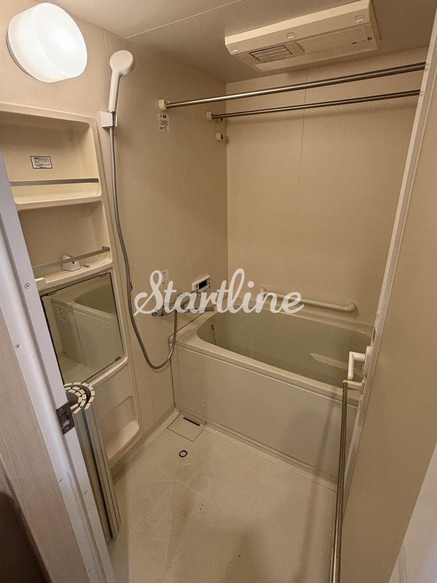 シャワールーム