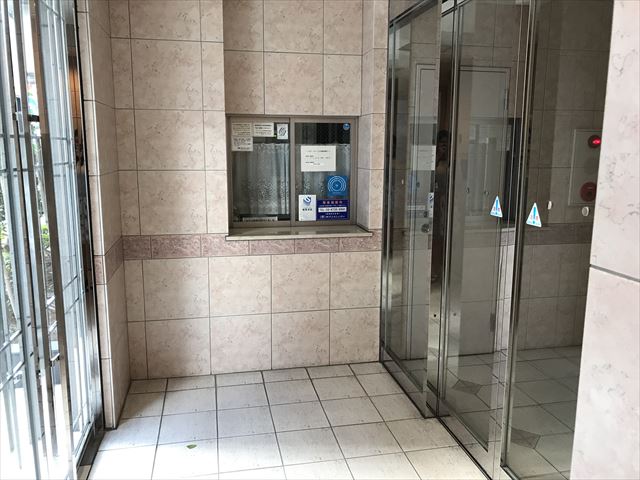 建物エントランス