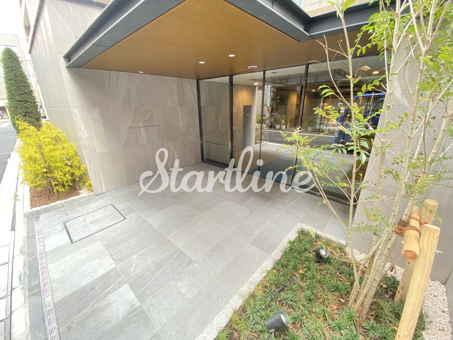 建物エントランス