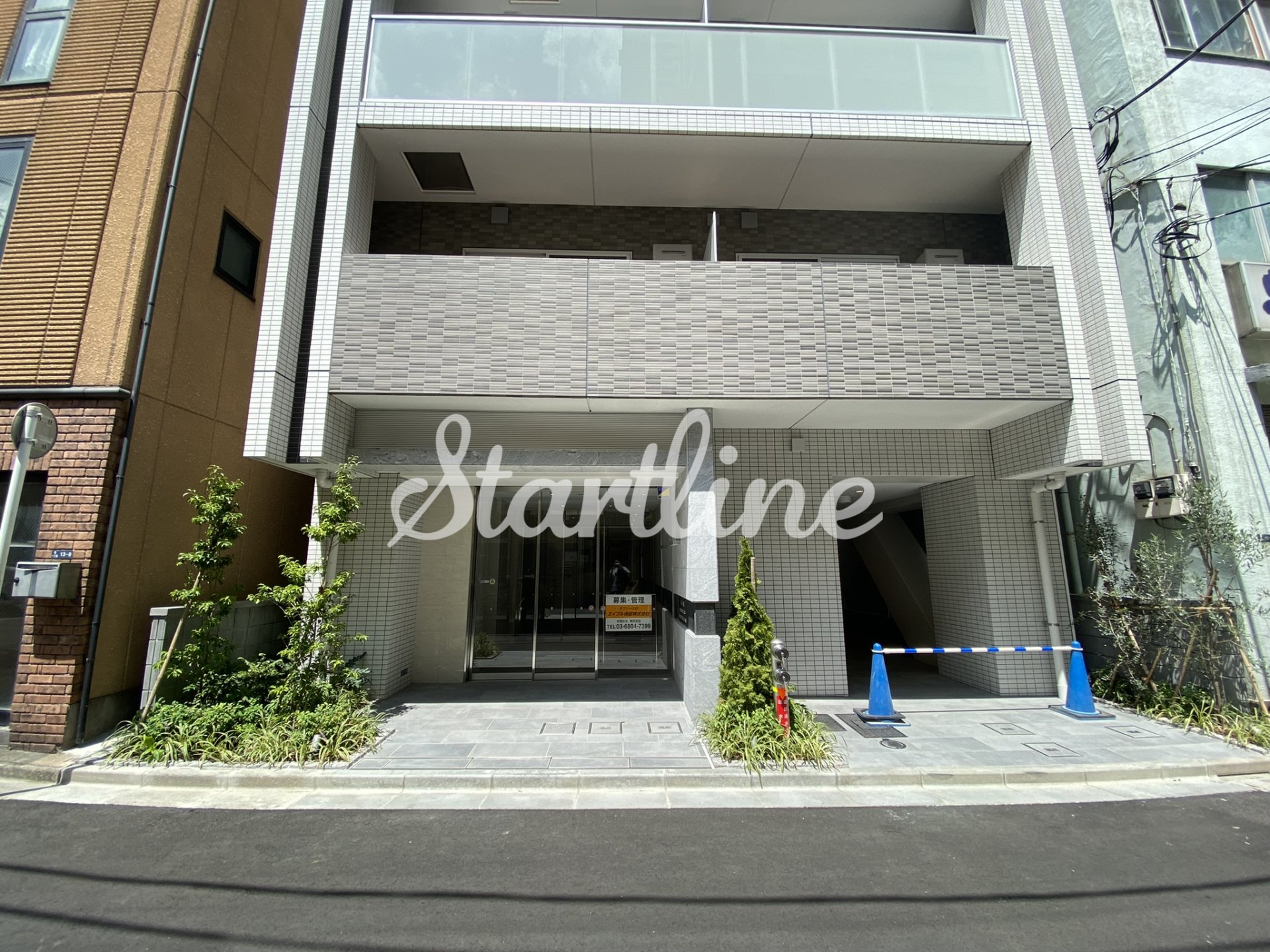 建物エントランス