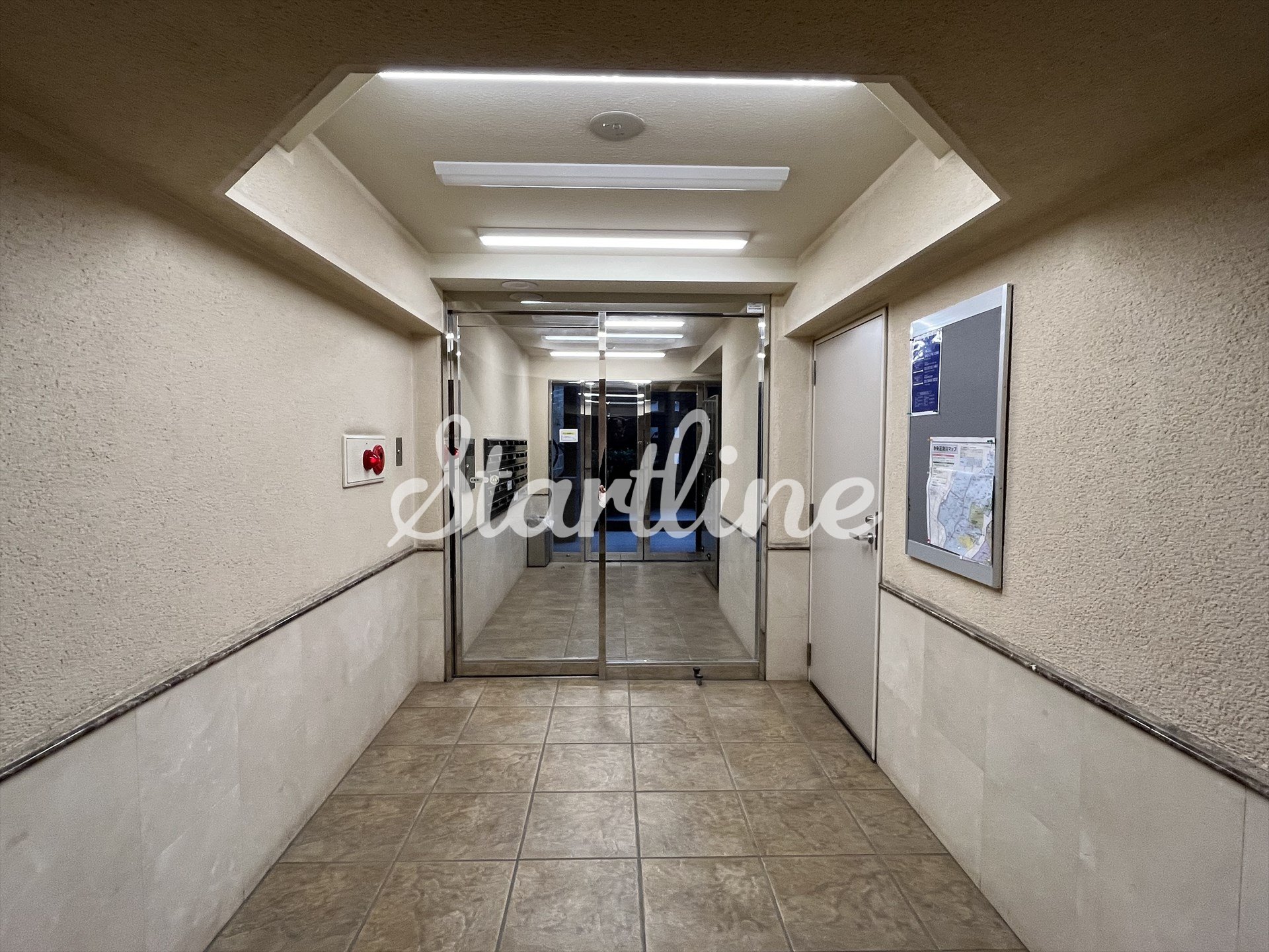 建物エントランス