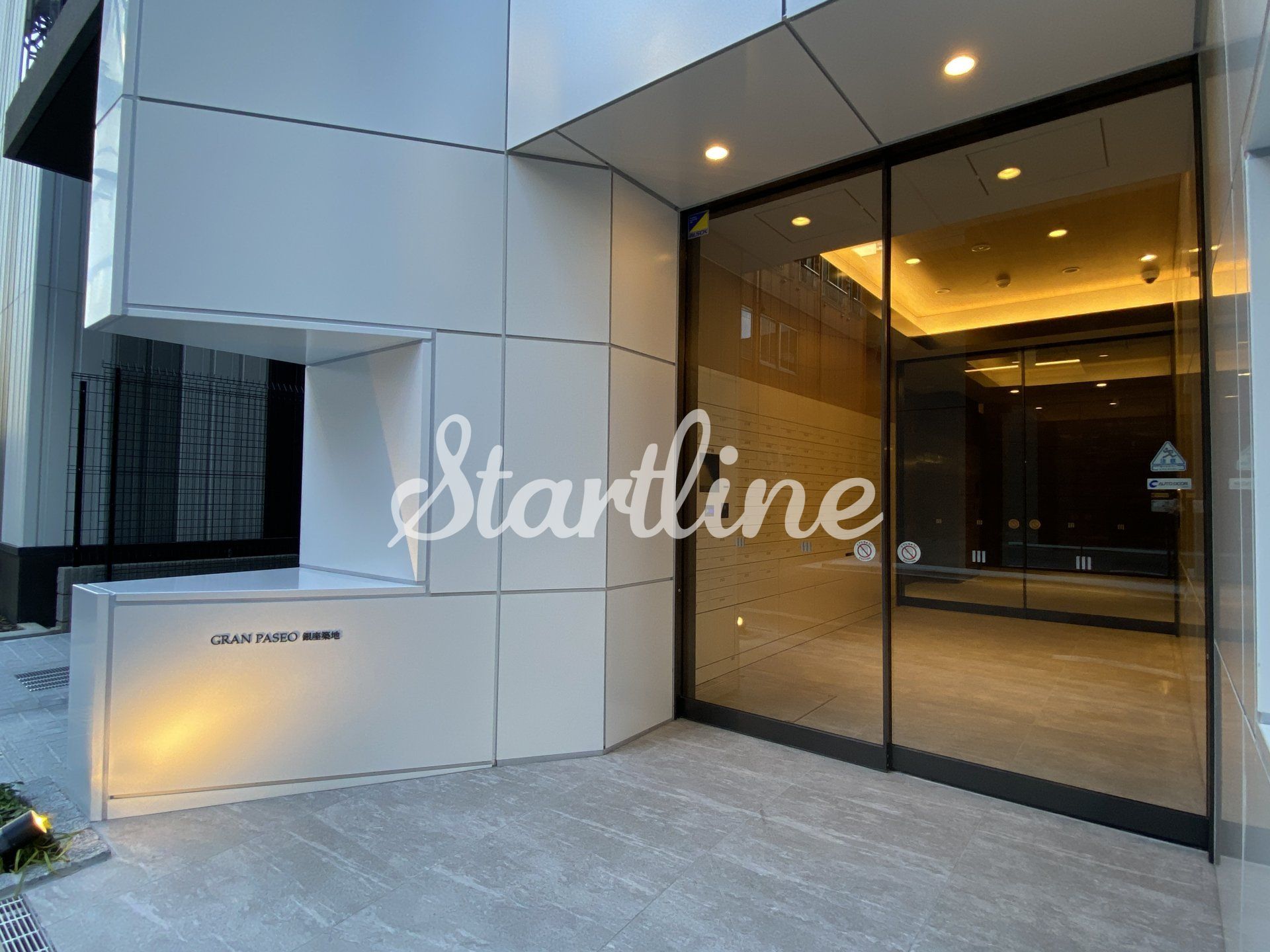 建物エントランス