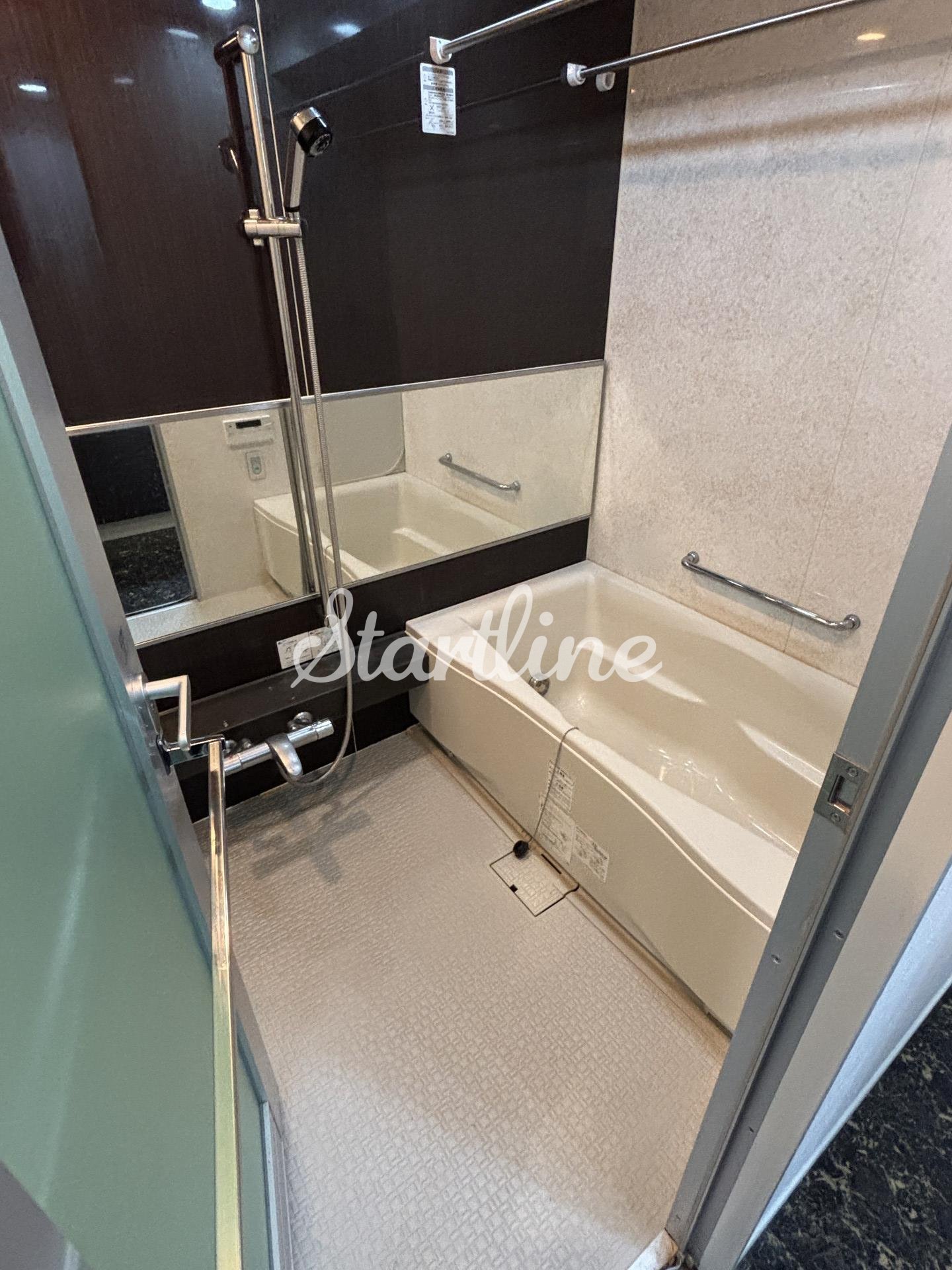 シャワールーム