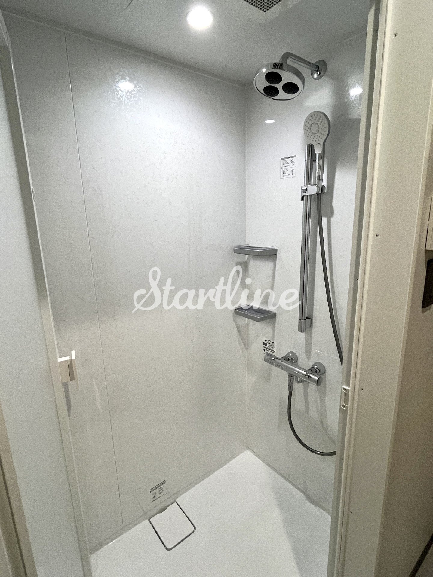 シャワールーム