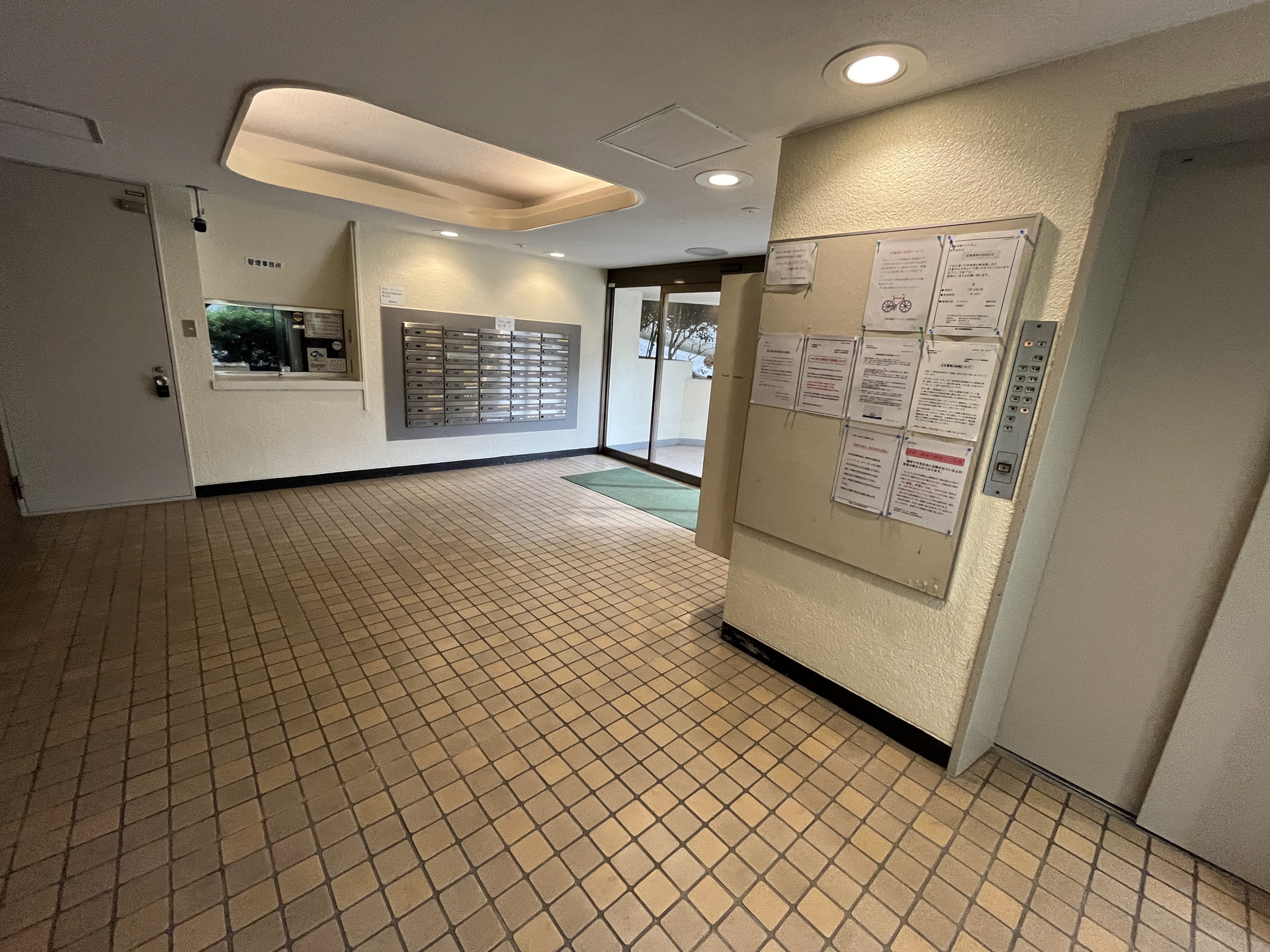 建物エントランス