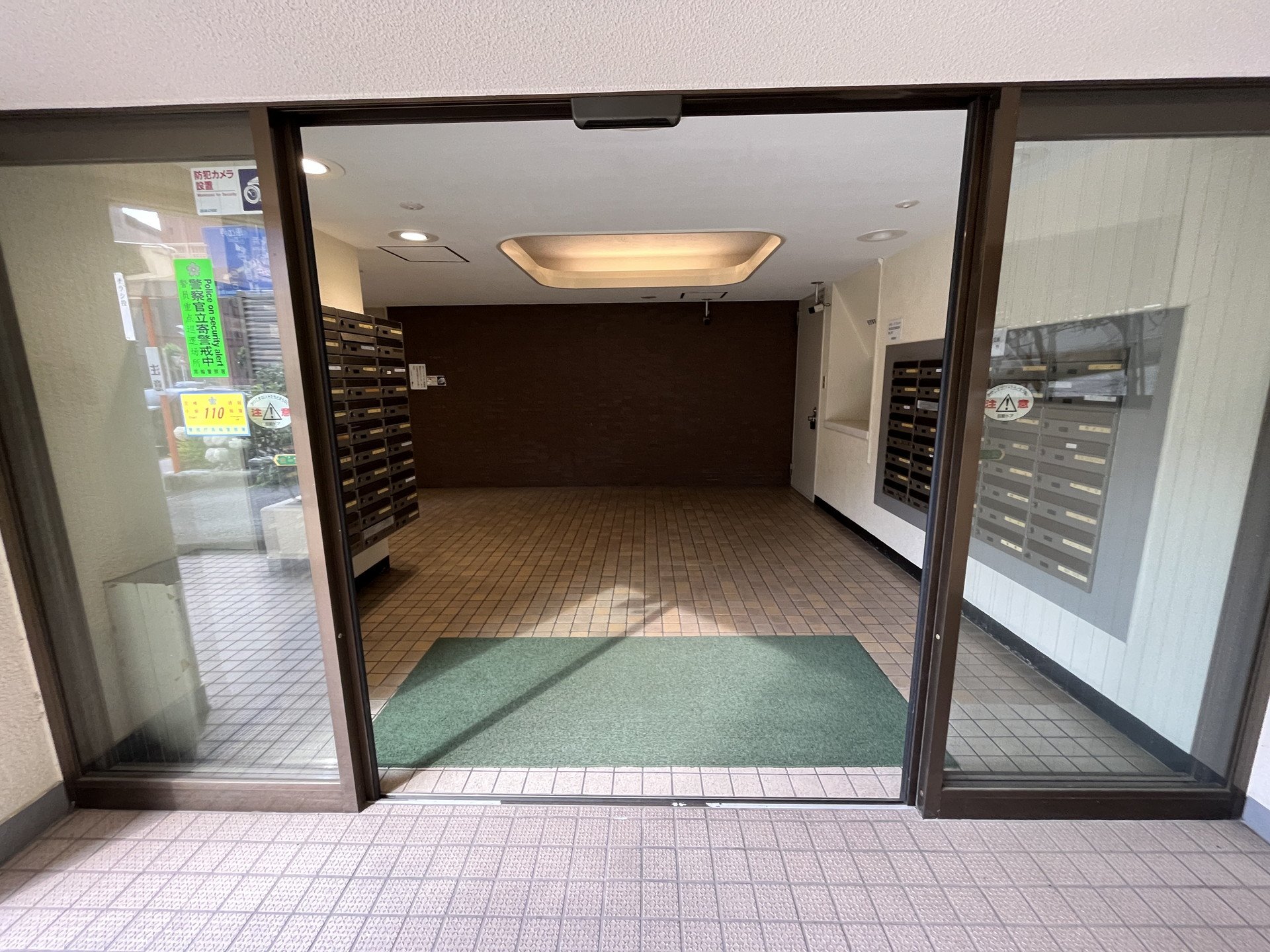 建物エントランス