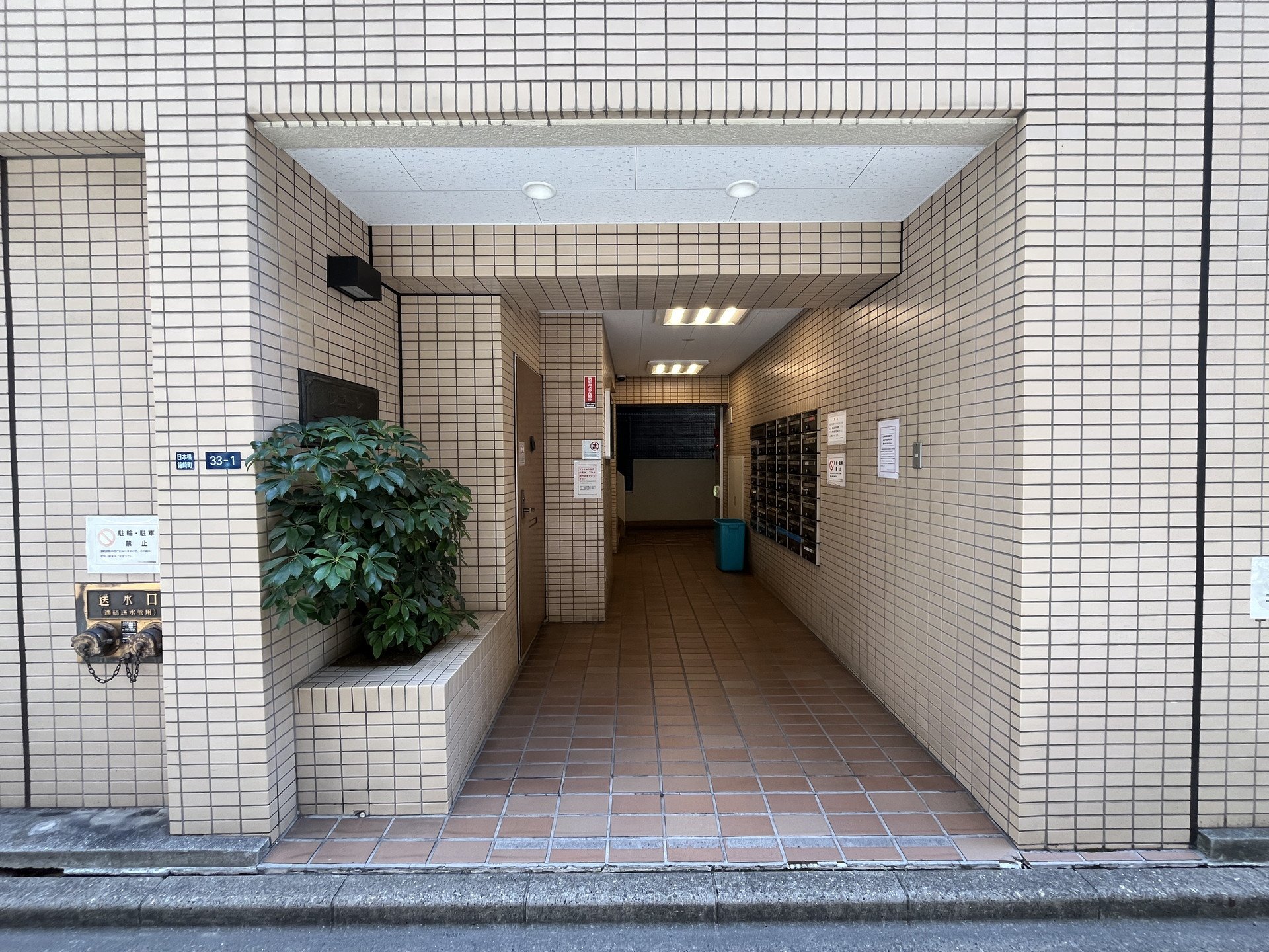 建物エントランス