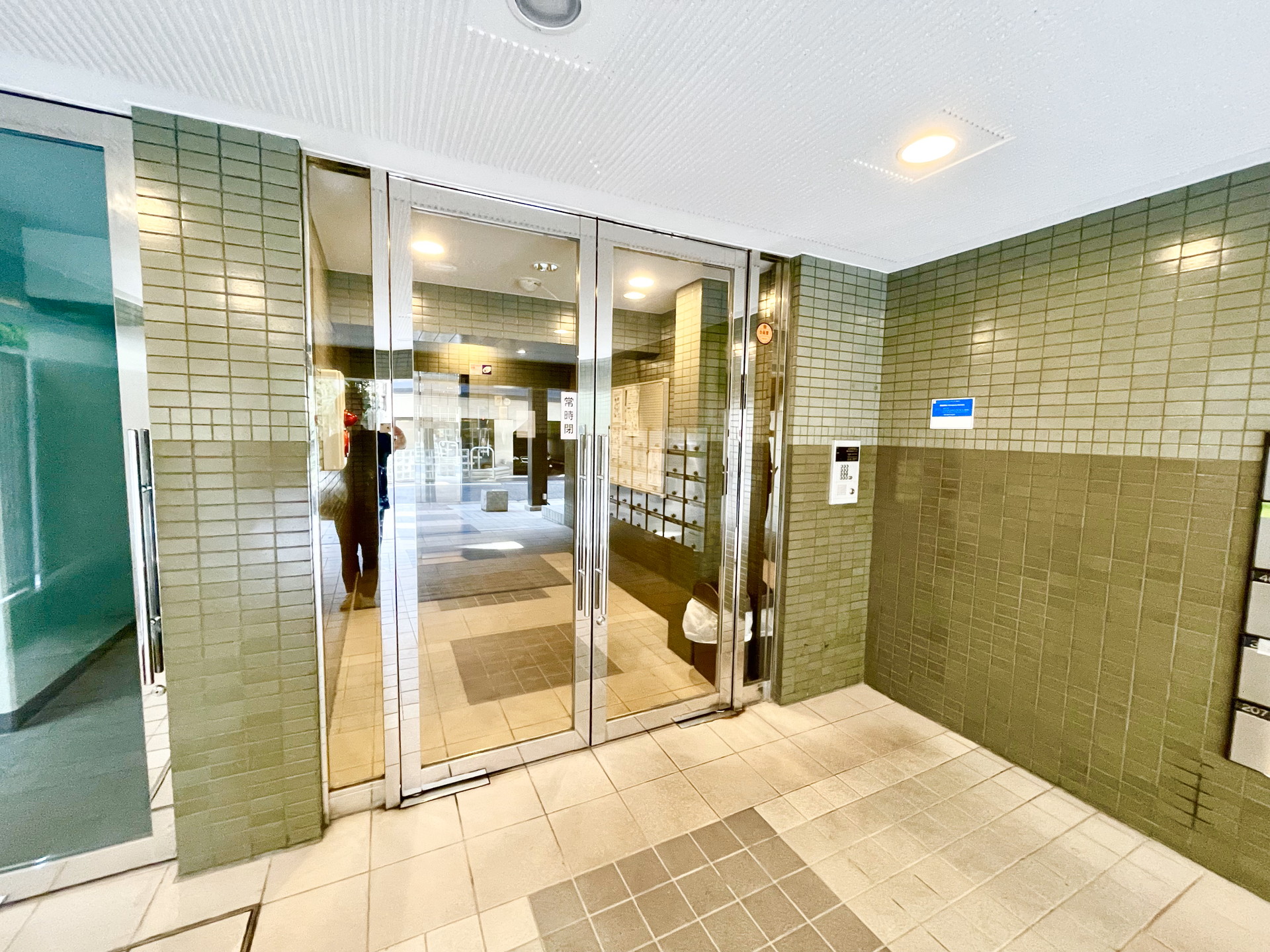 建物エントランス