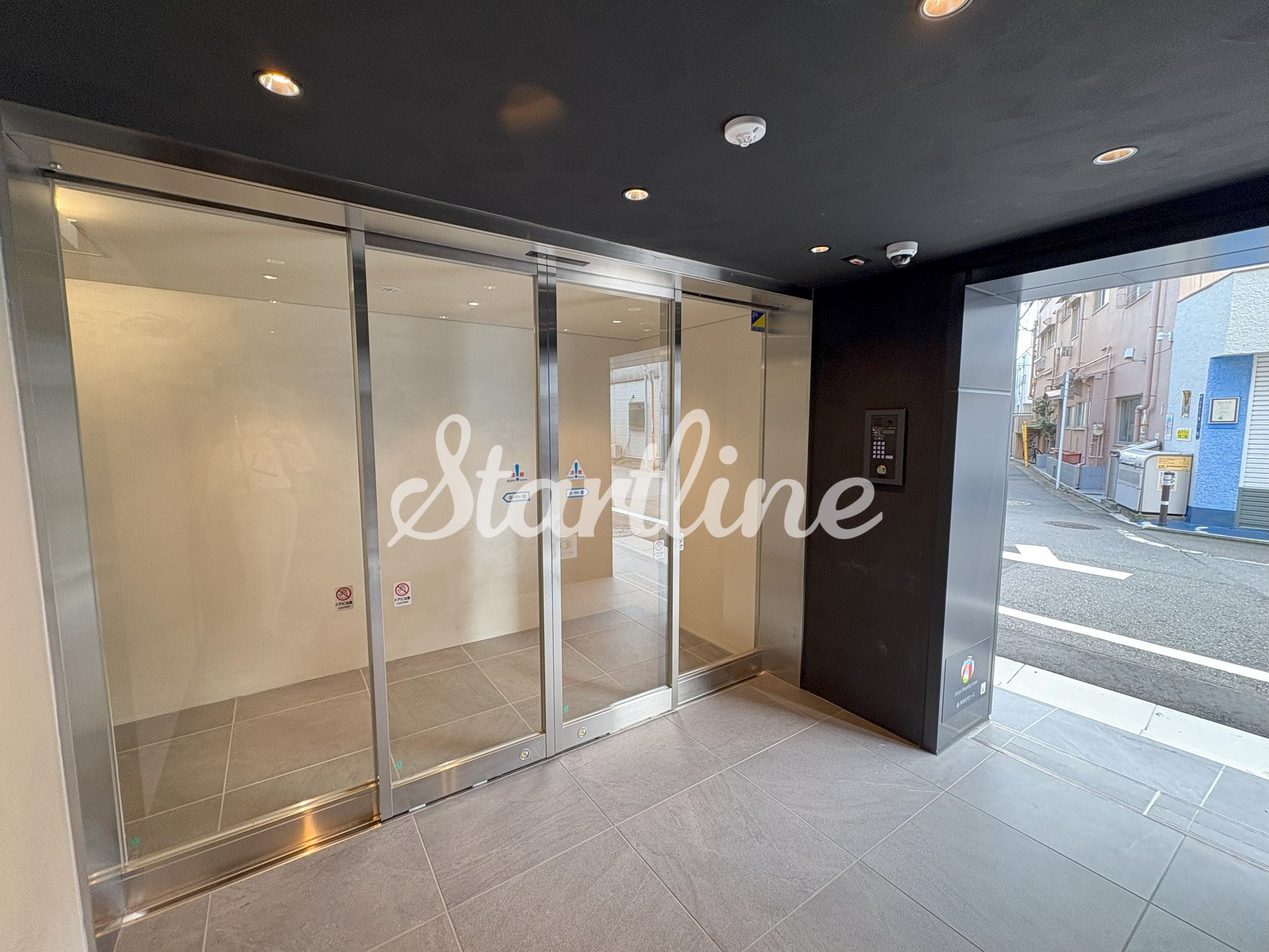 建物エントランス