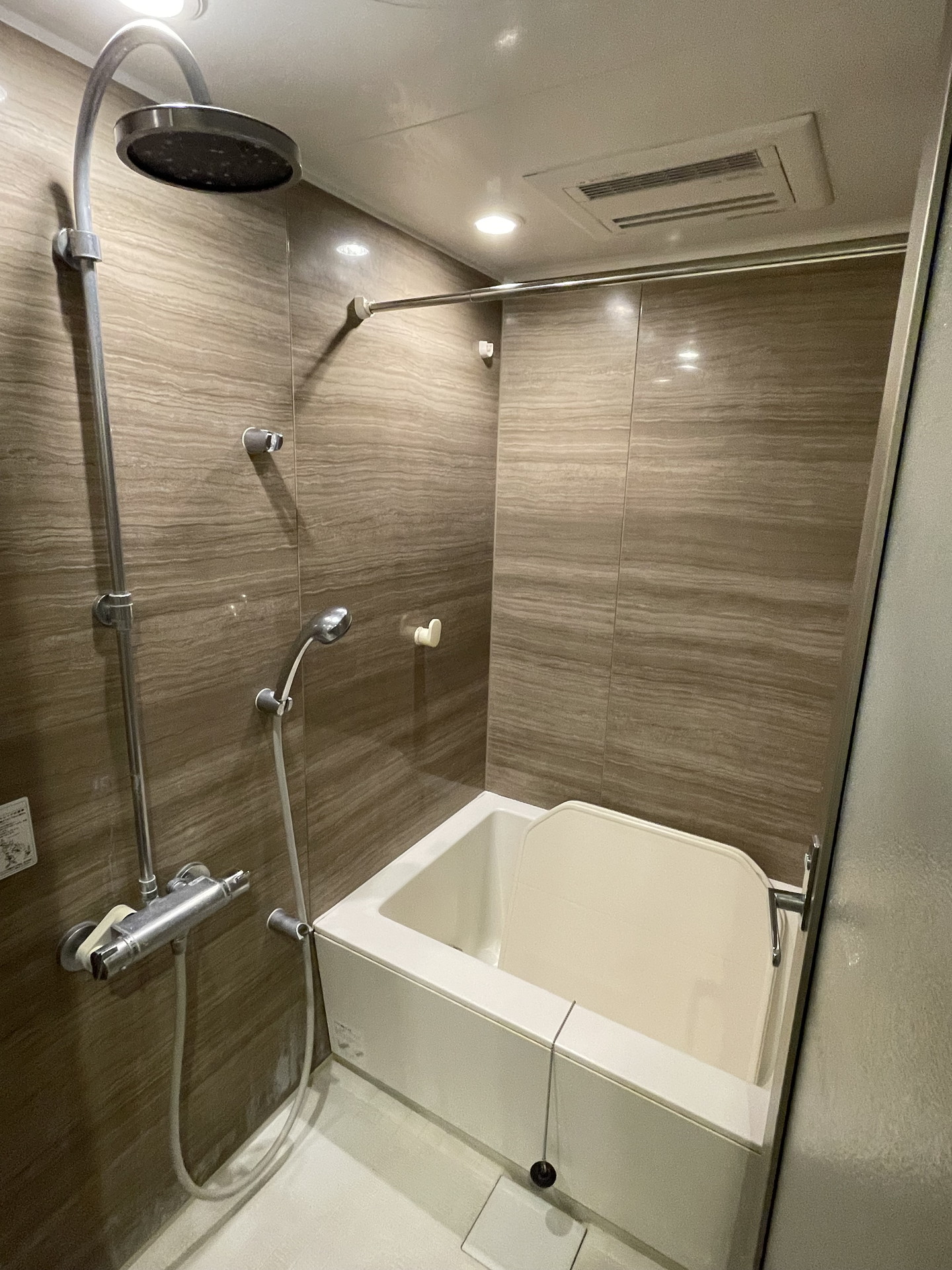 シャワールーム