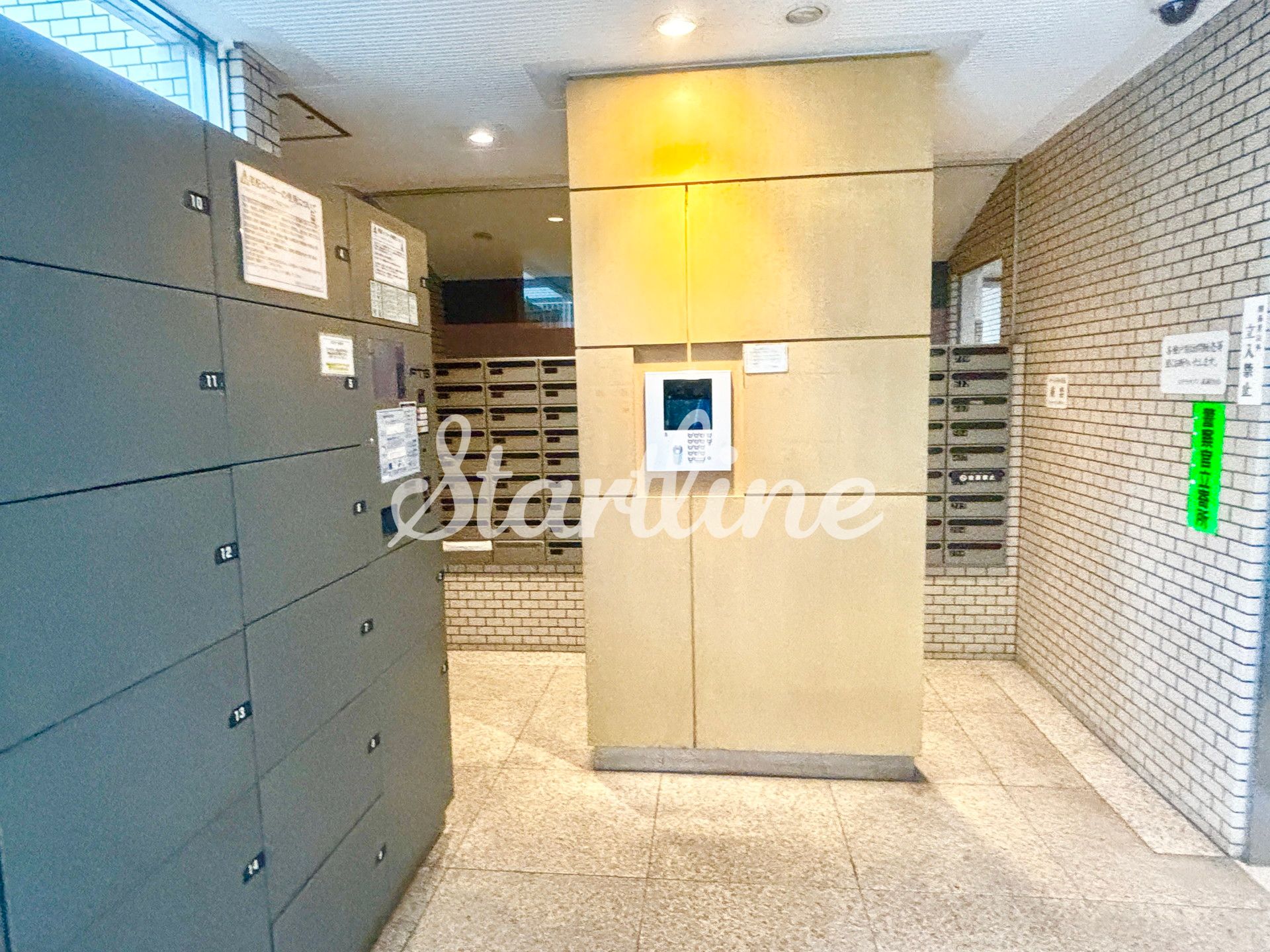 建物エントランス