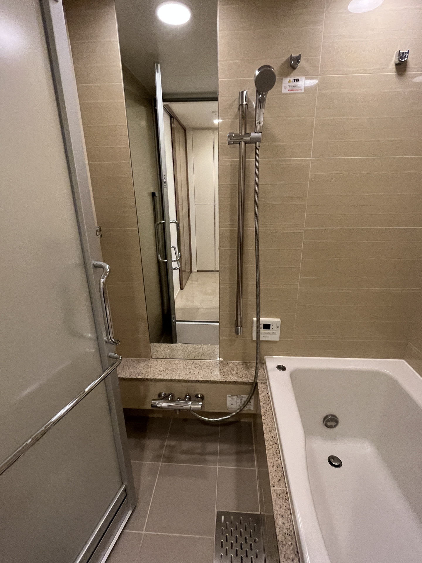 シャワールーム