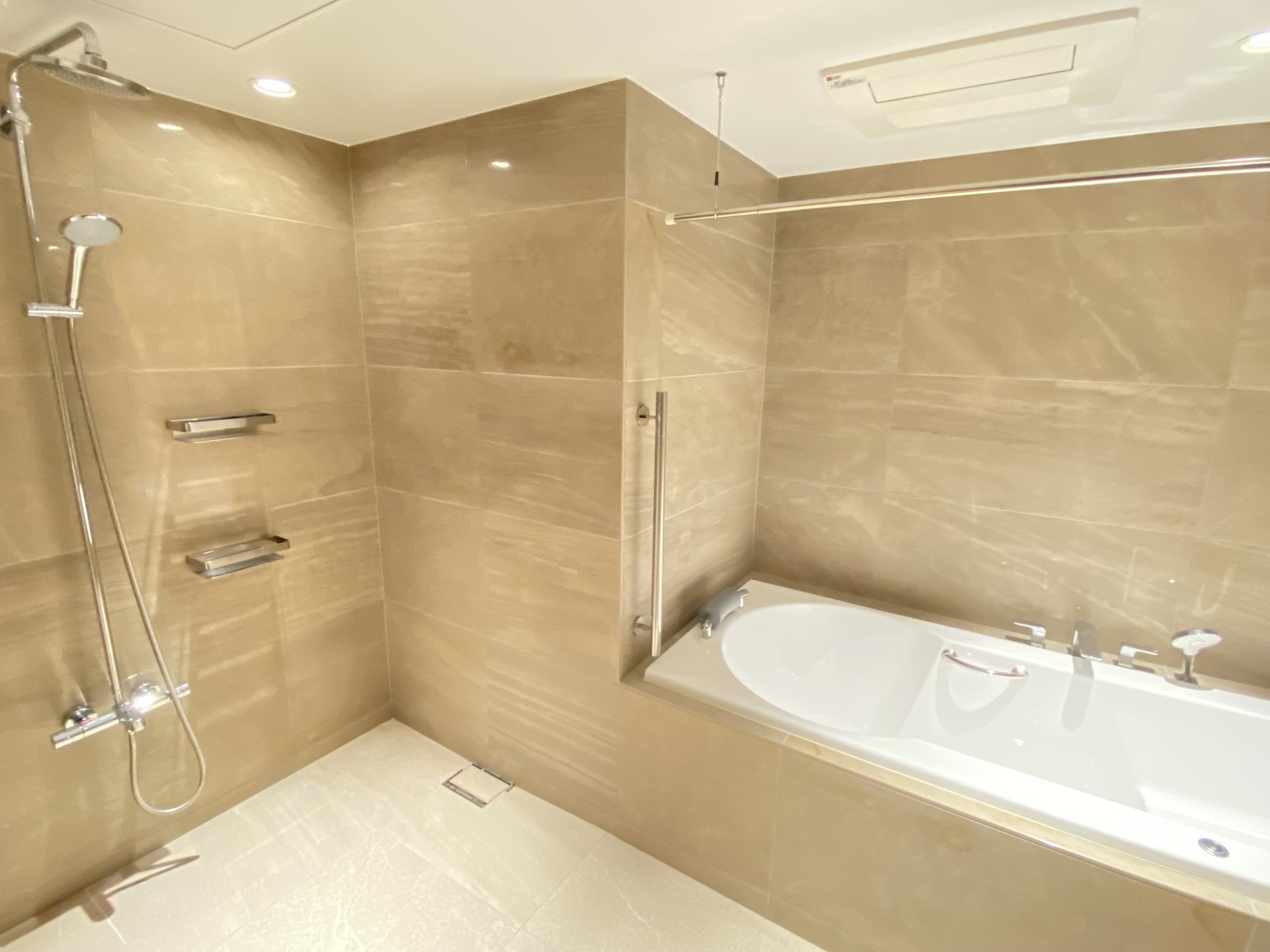 シャワールーム