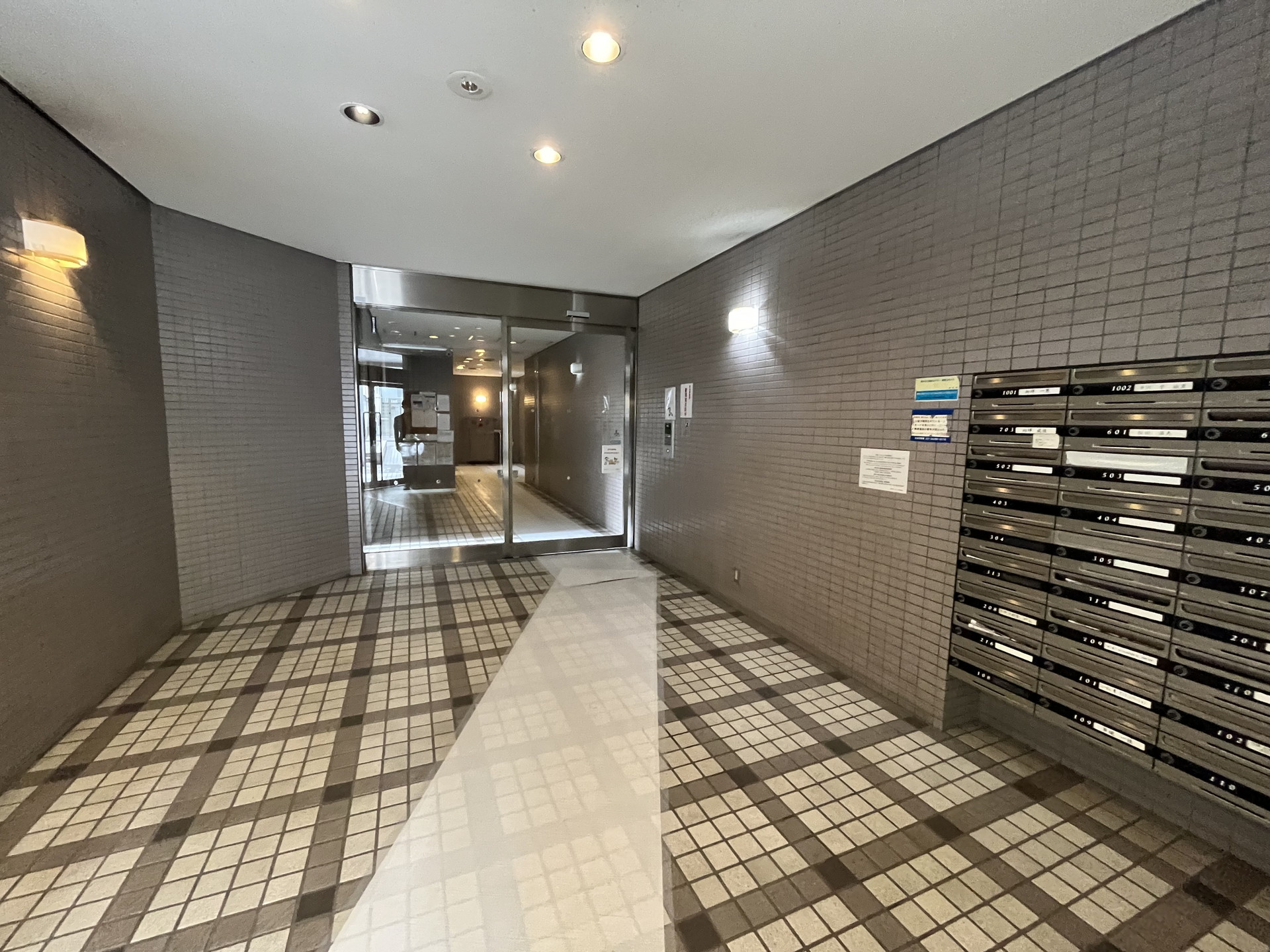 建物エントランス