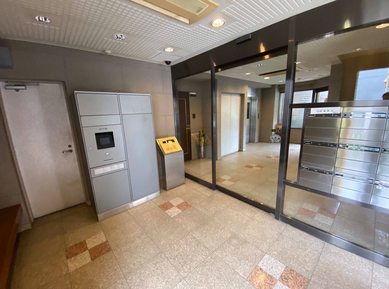 建物エントランス