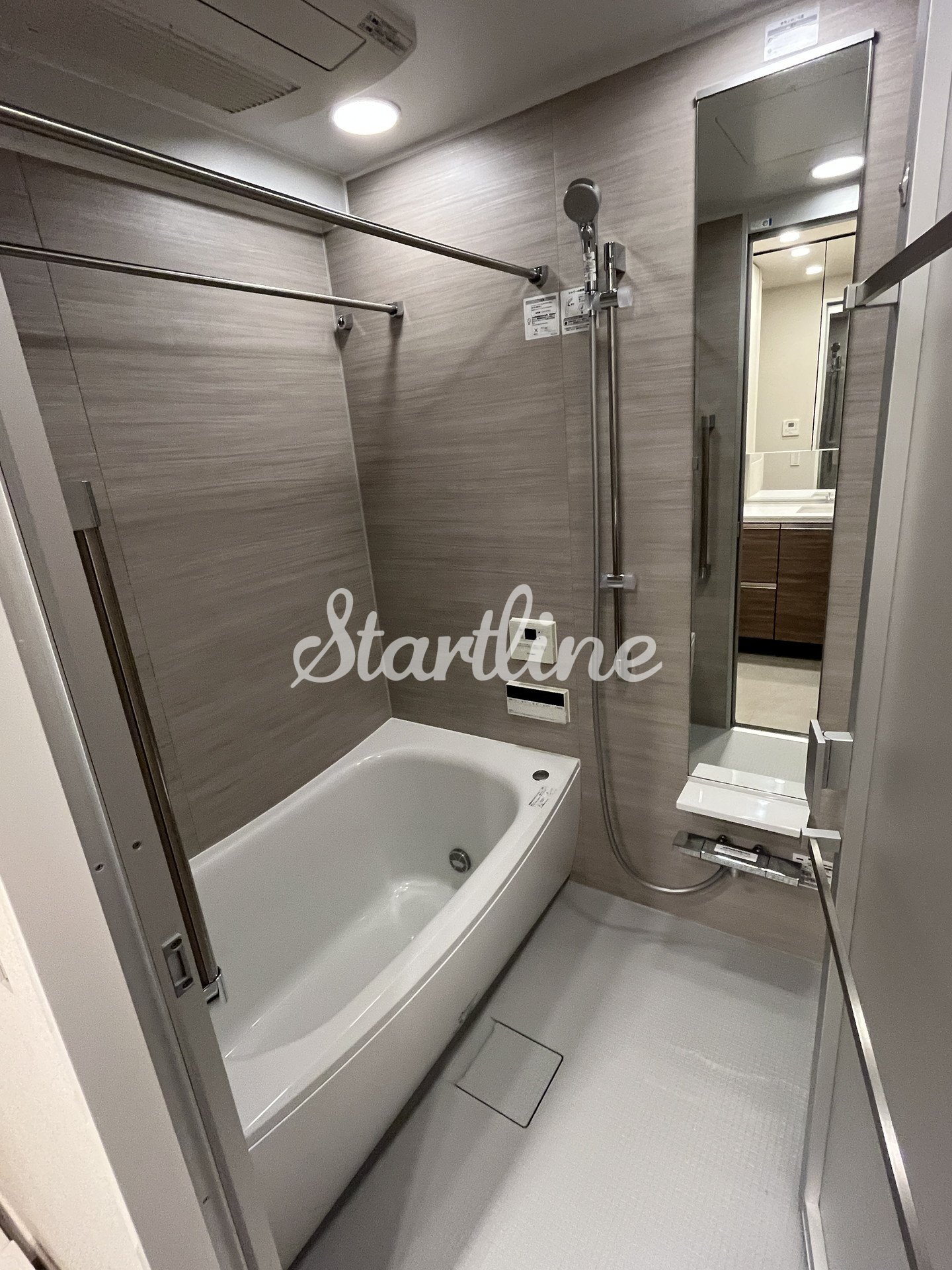 シャワールーム